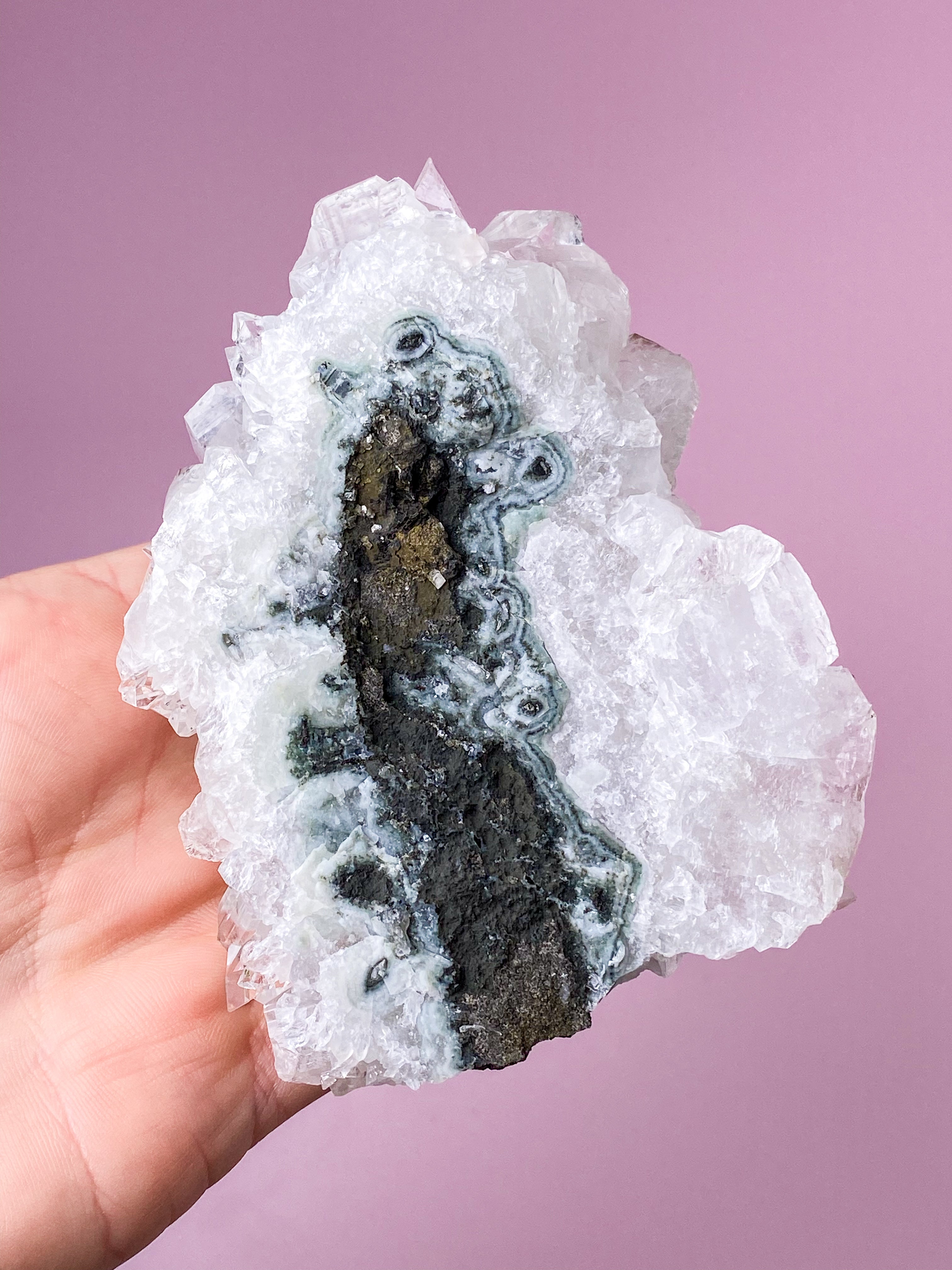 Apofyllitkluster (nr 81)