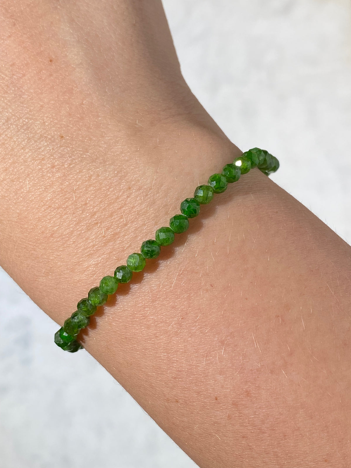 Kromdiopsid fasetterat armband