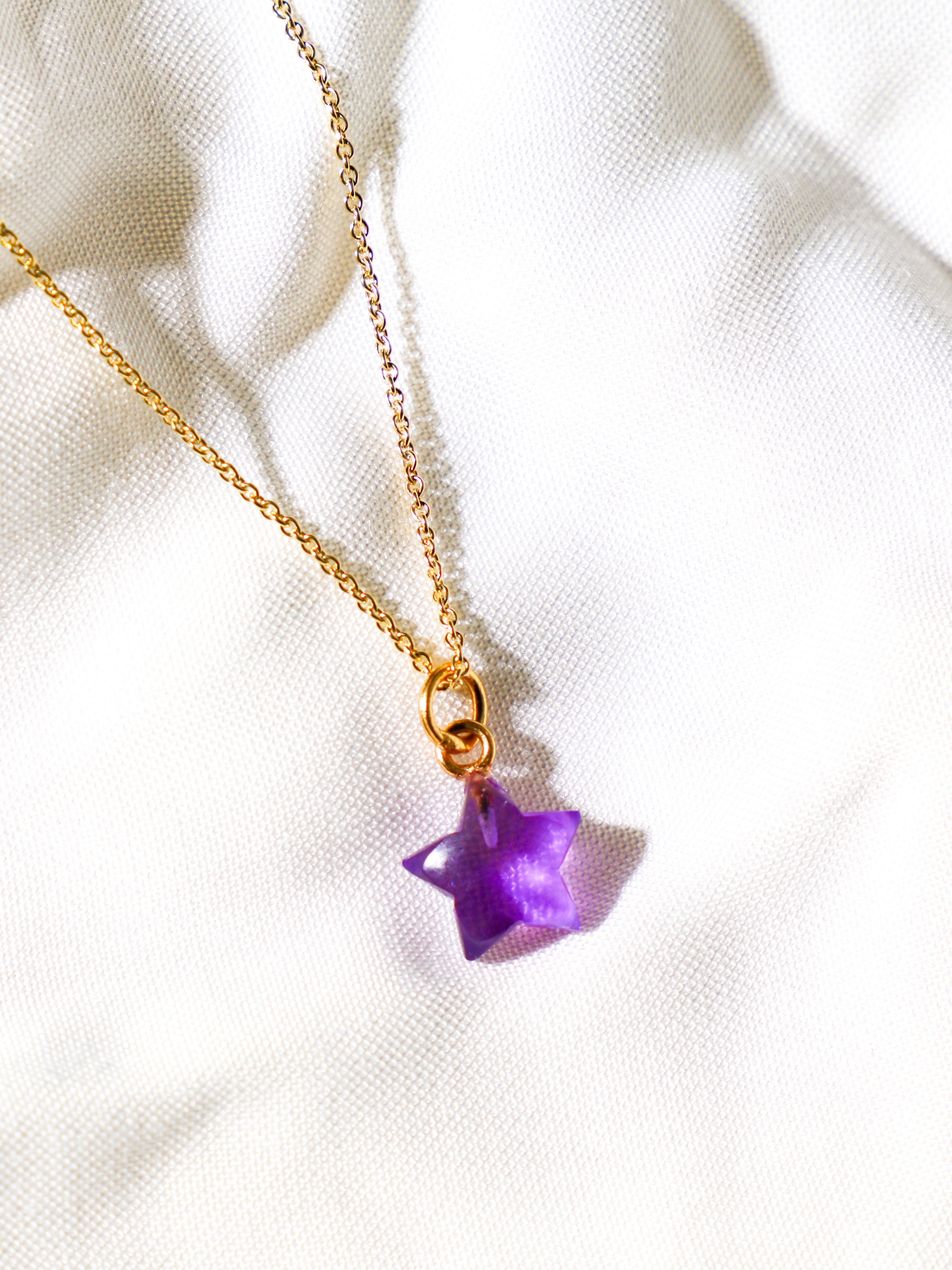 Halsband med petit hjärta i blått kalcedon