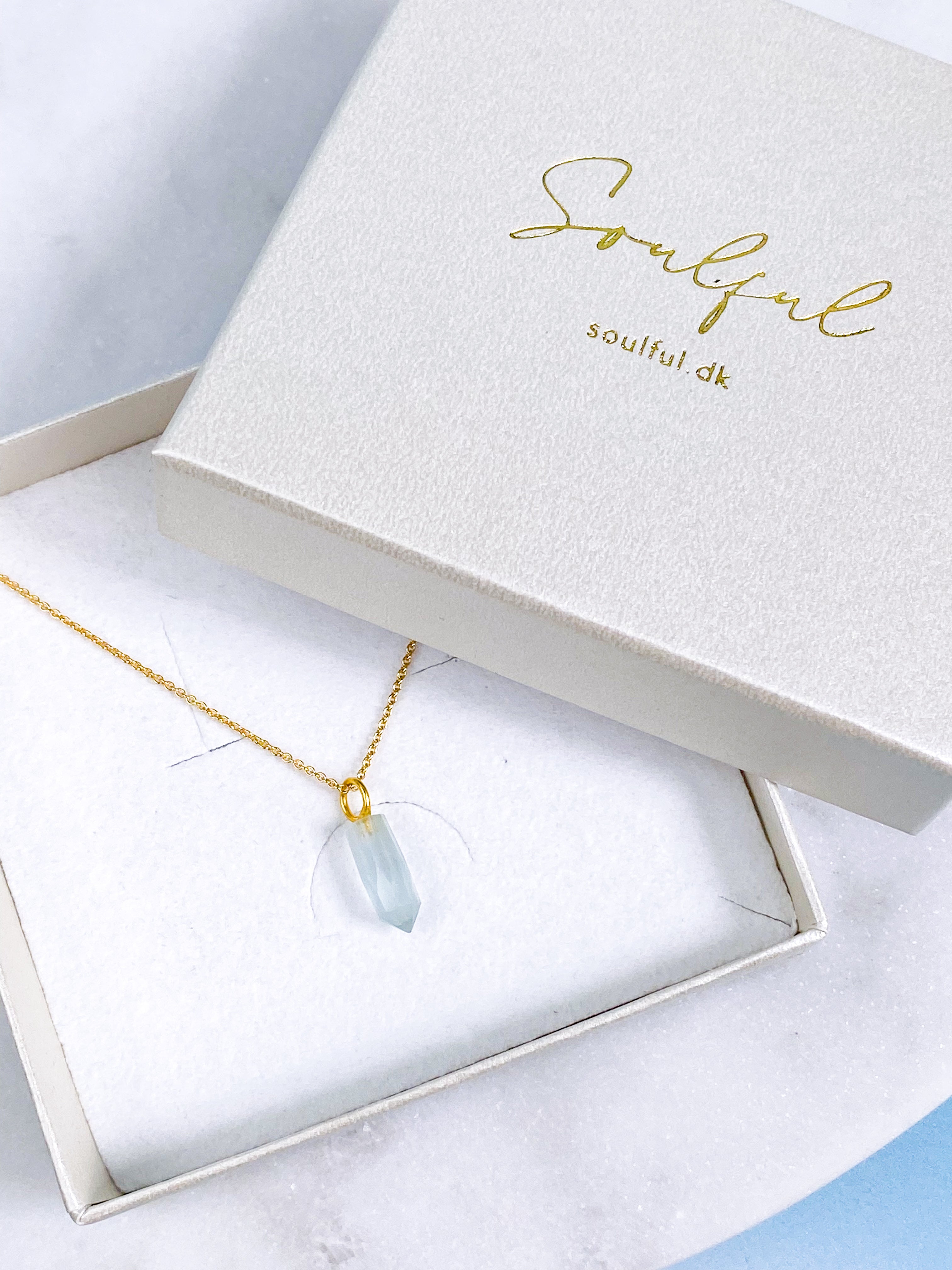 Halsband med akvamarinspik