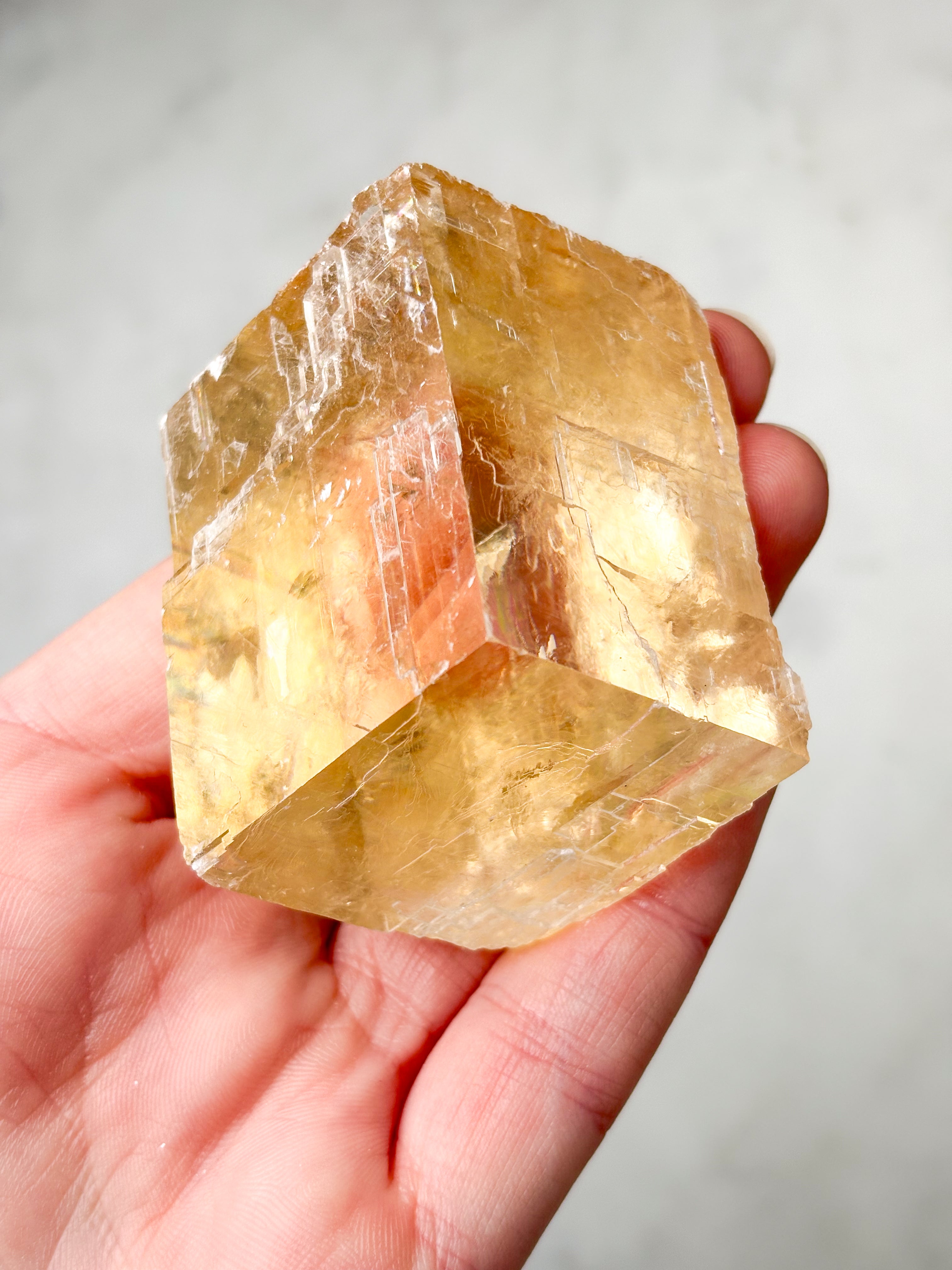 Optisk honungskalscit rå (nr 12)