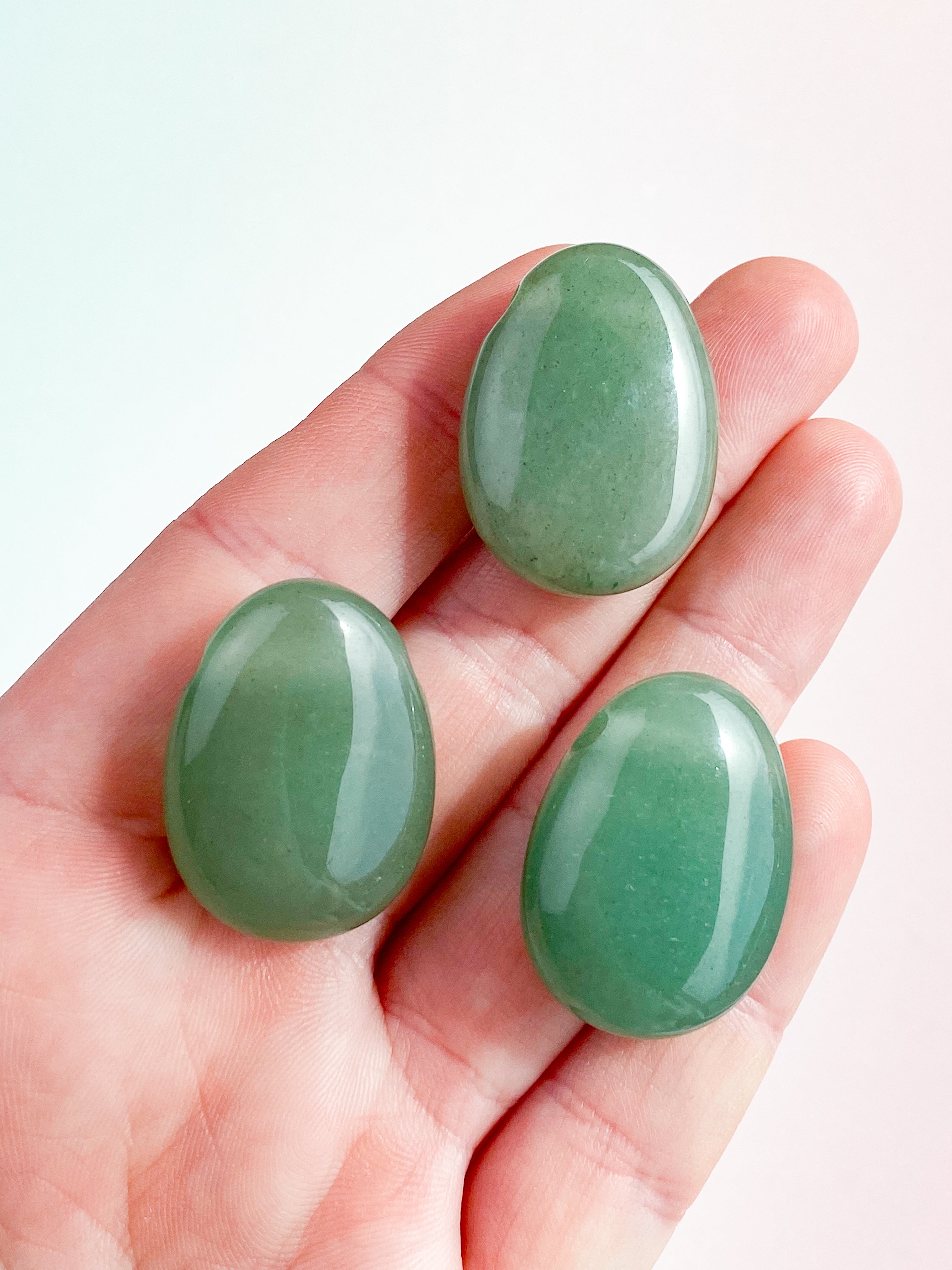 Halsband med grönt aventurindroppar