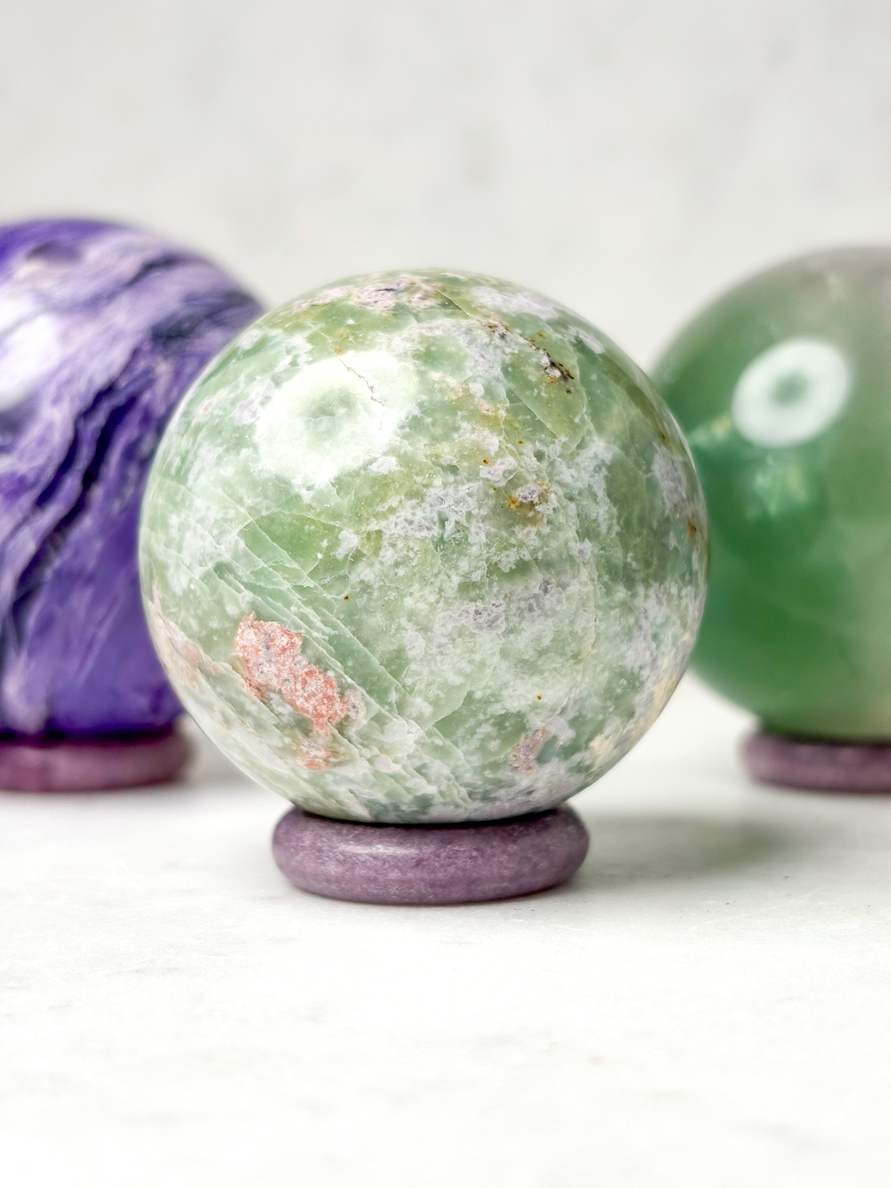 Lepidolitkulhållare