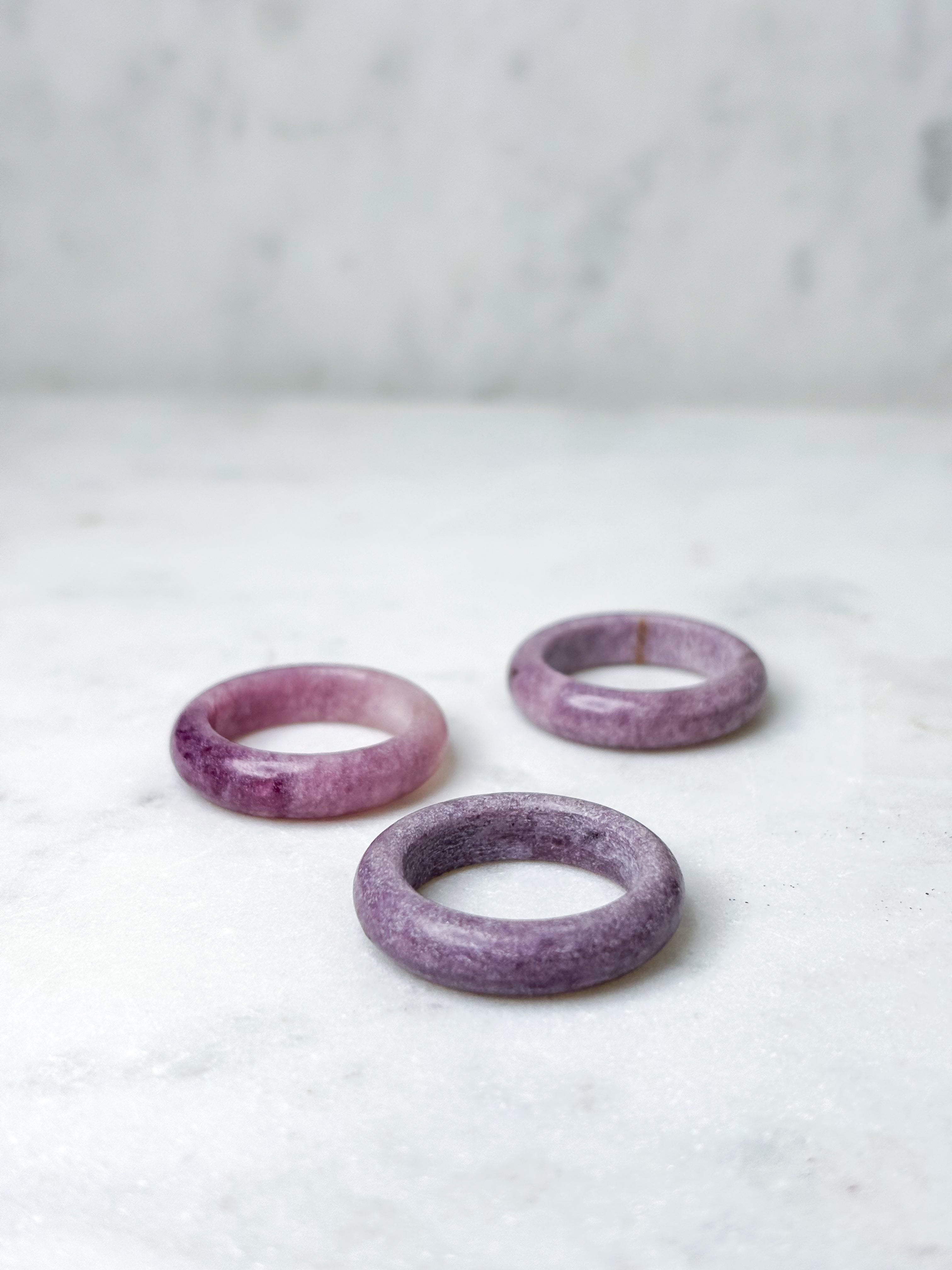 Lepidolitkulhållare