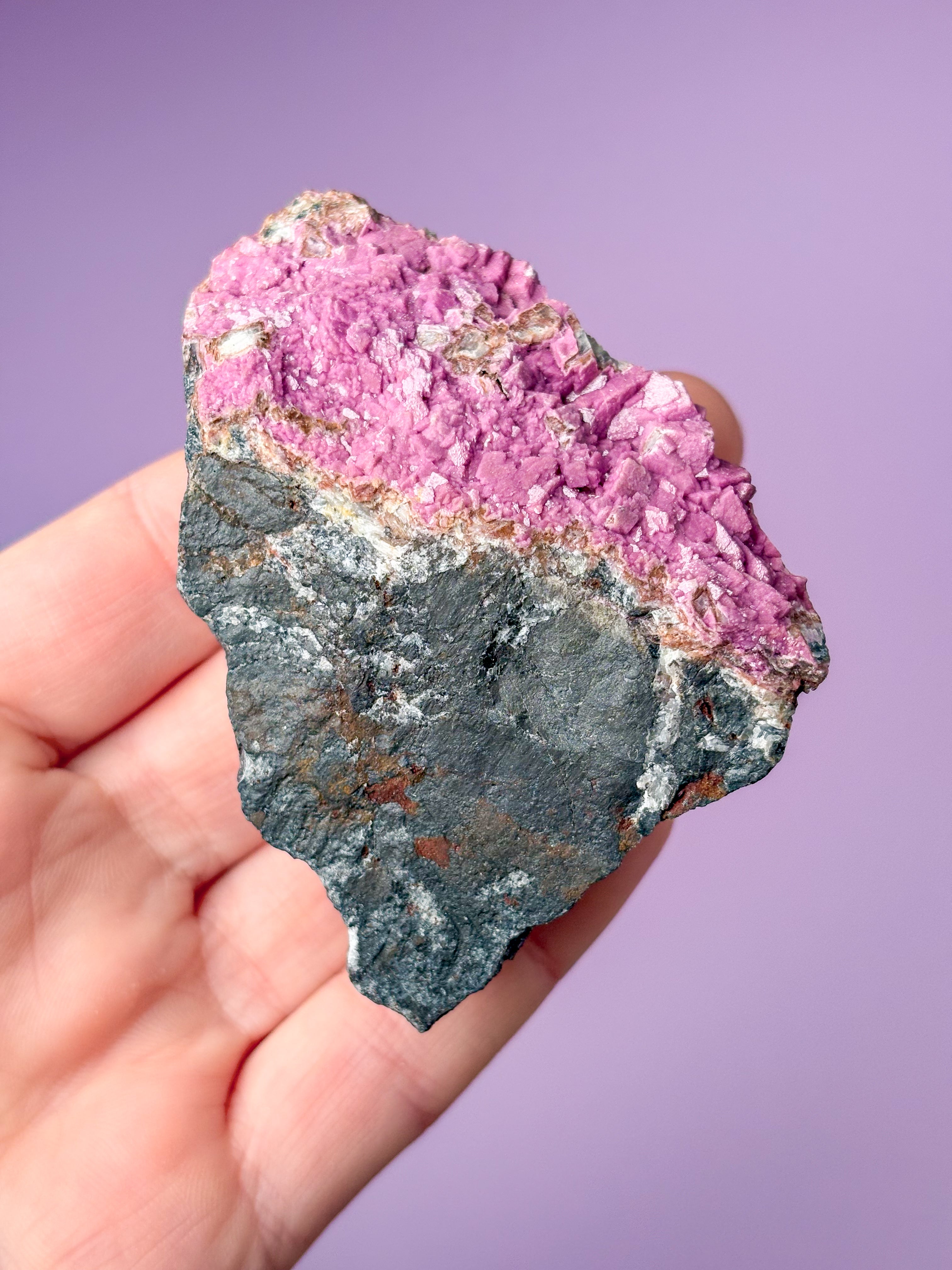 Kobaltkalcit rå (nr 12)