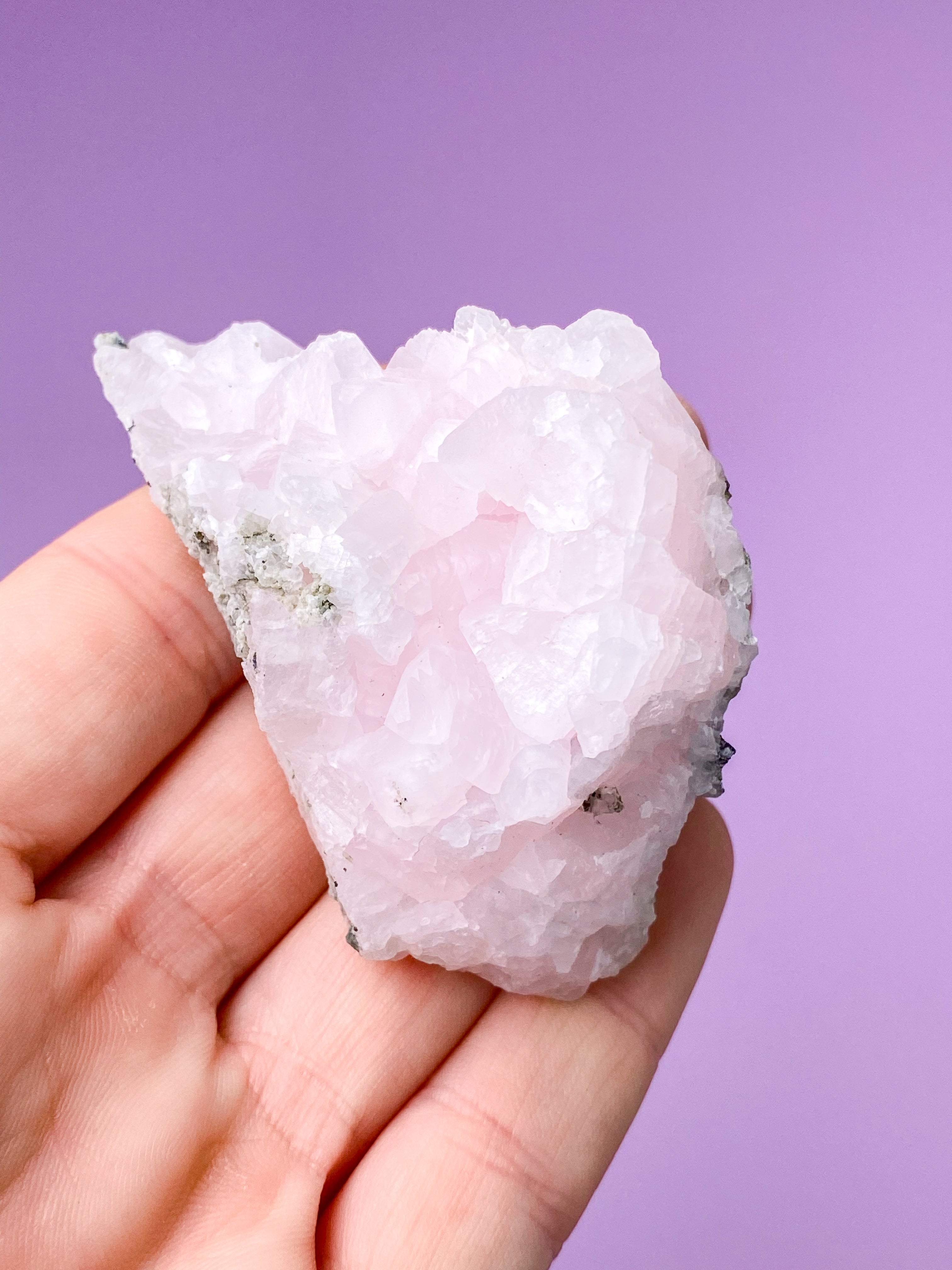 Lepidolite kulor polerade