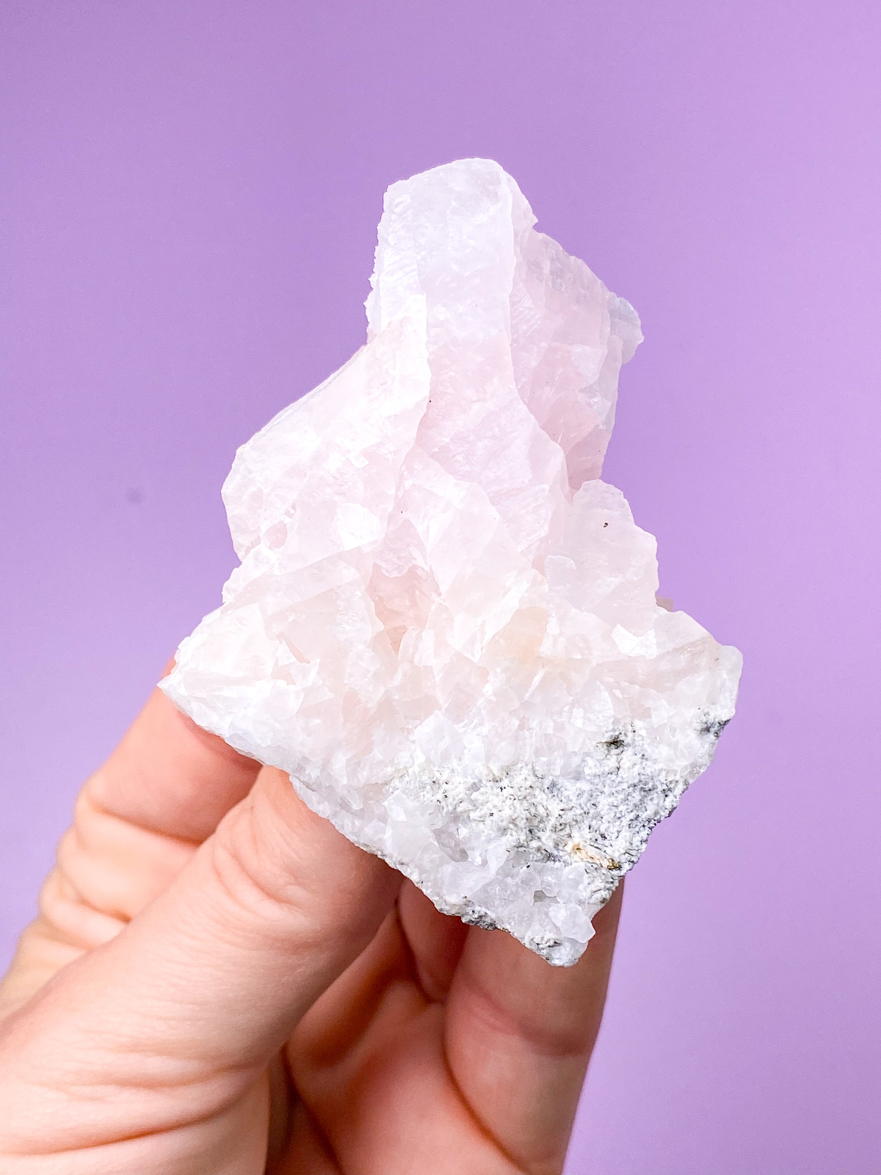 Lepidolite kulor polerade