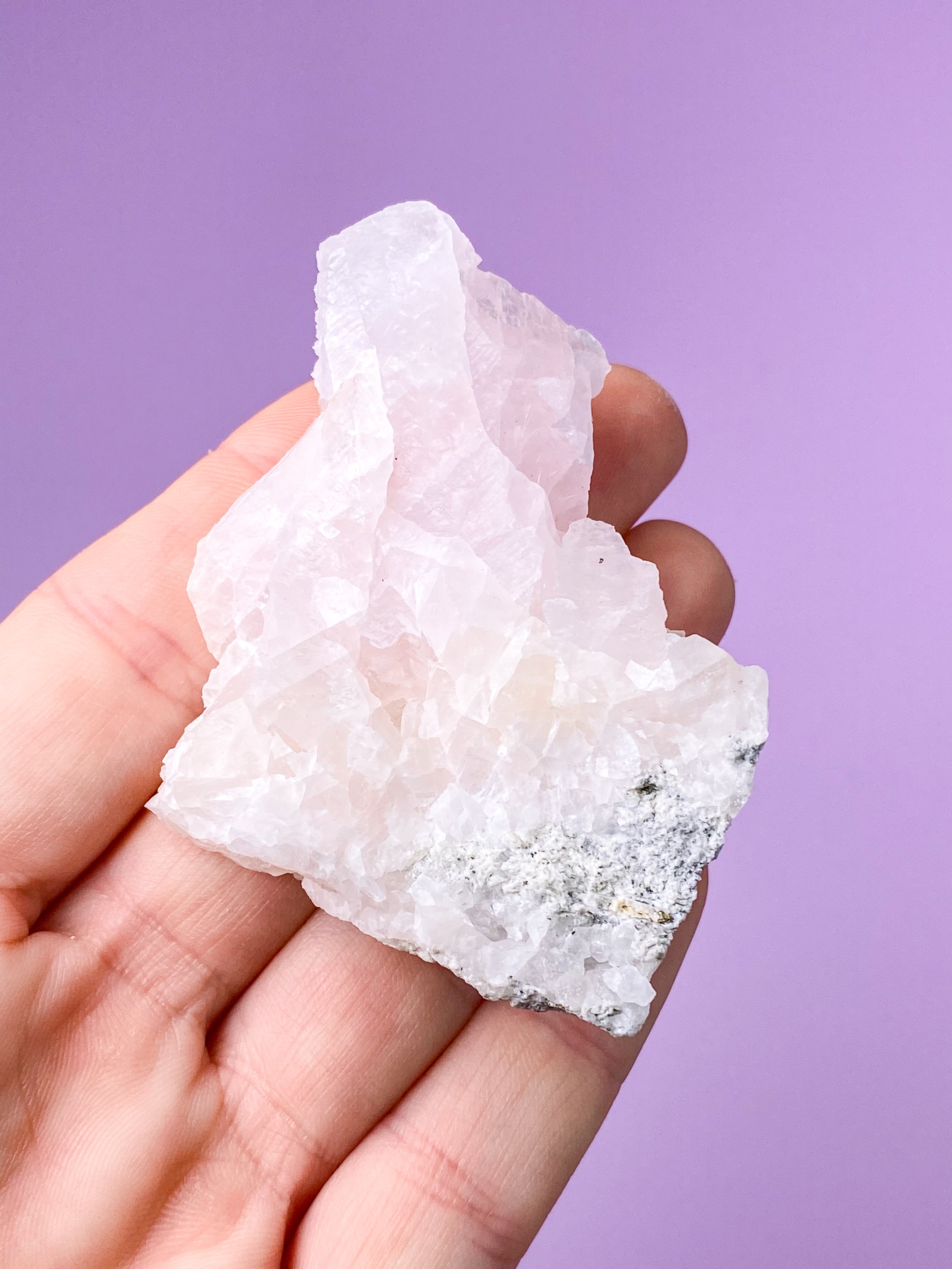 Lepidolite kulor polerade