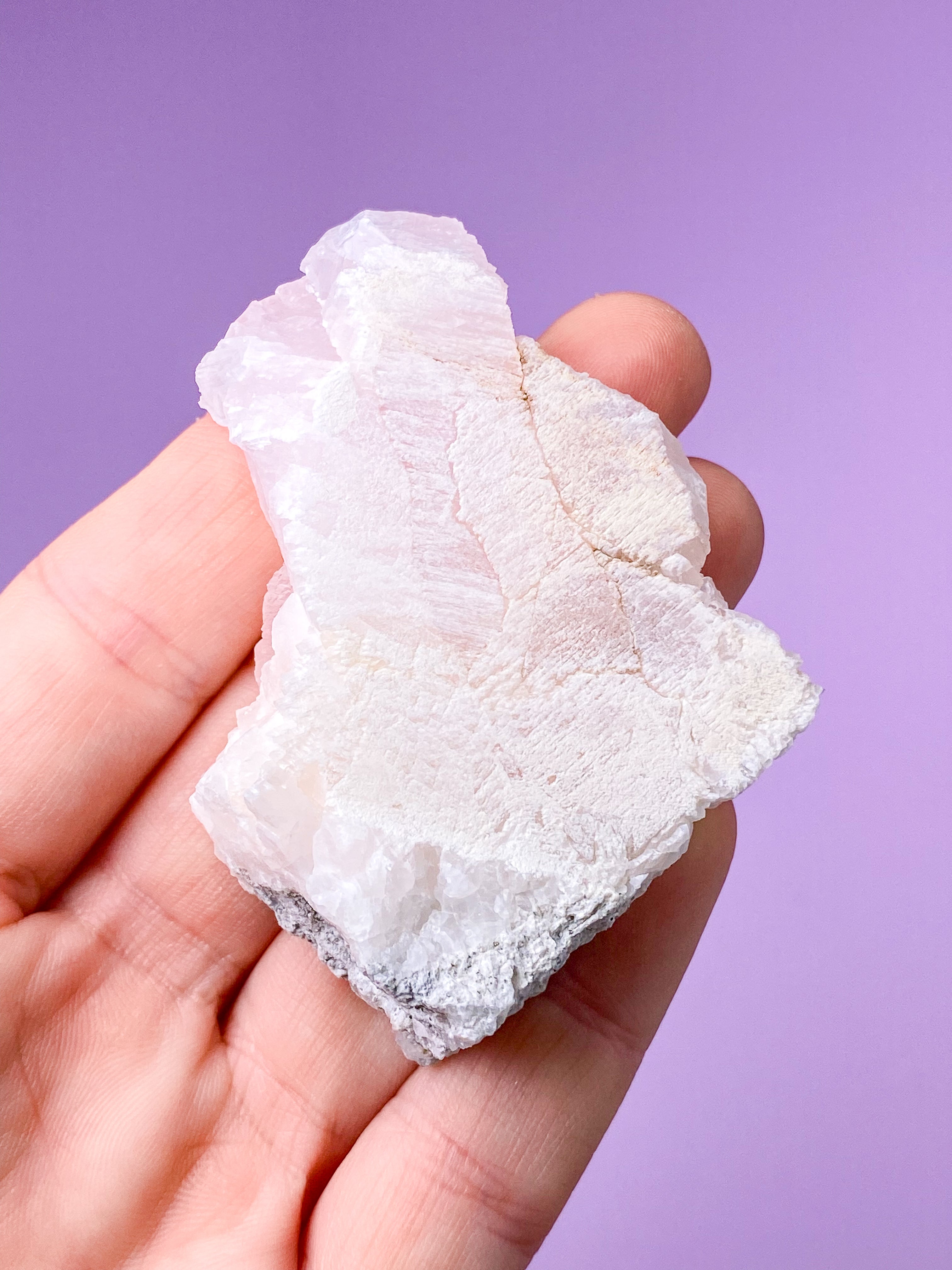 Lepidolite kulor polerade