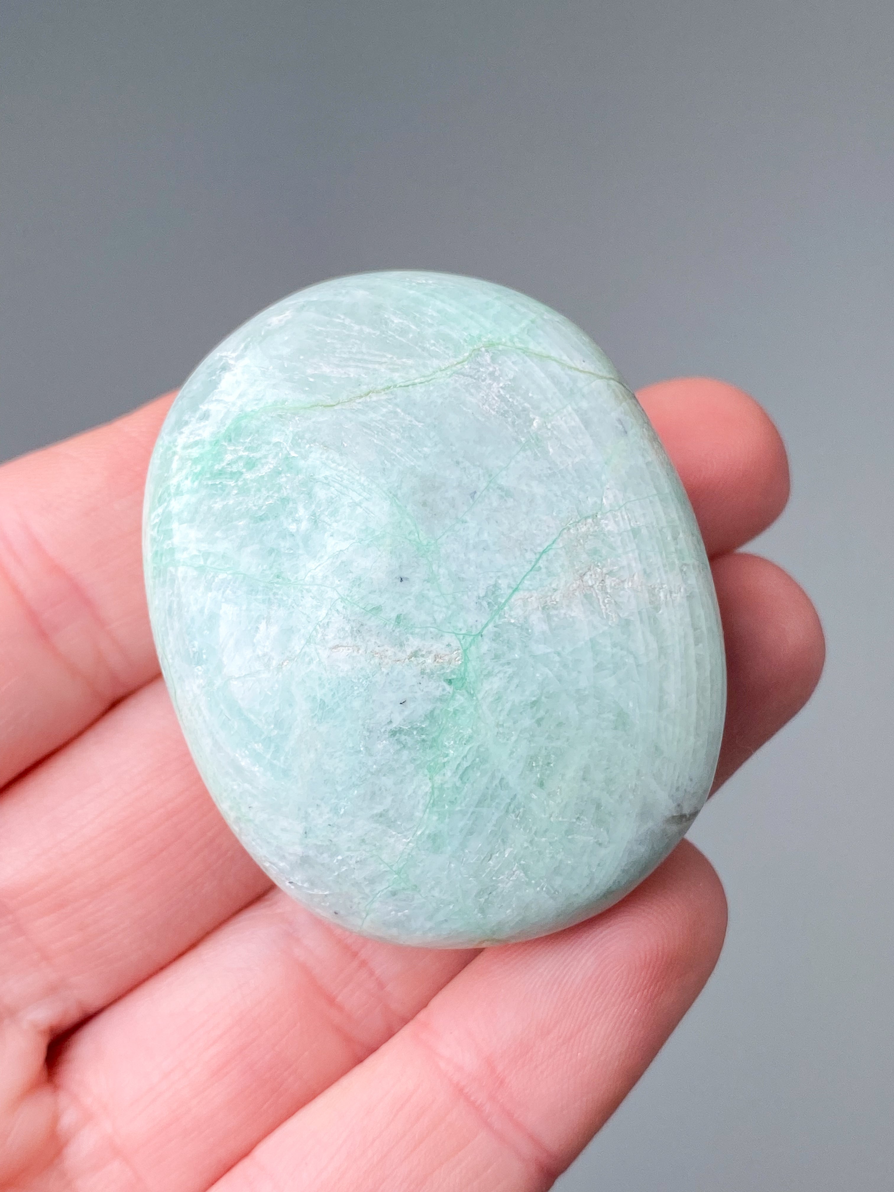 Grön månsten (garnierit) palmsten (nr 3)