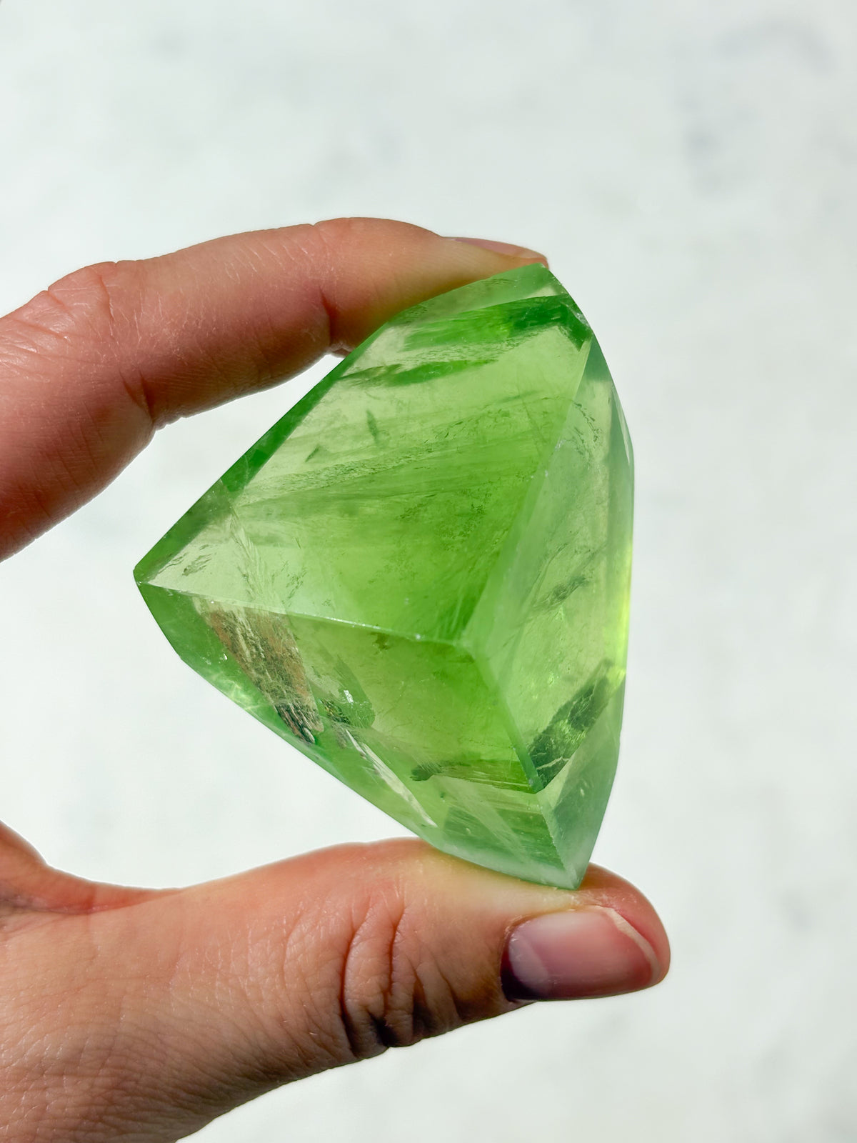 Grön äppelfluorit formsten (Nr. 7)