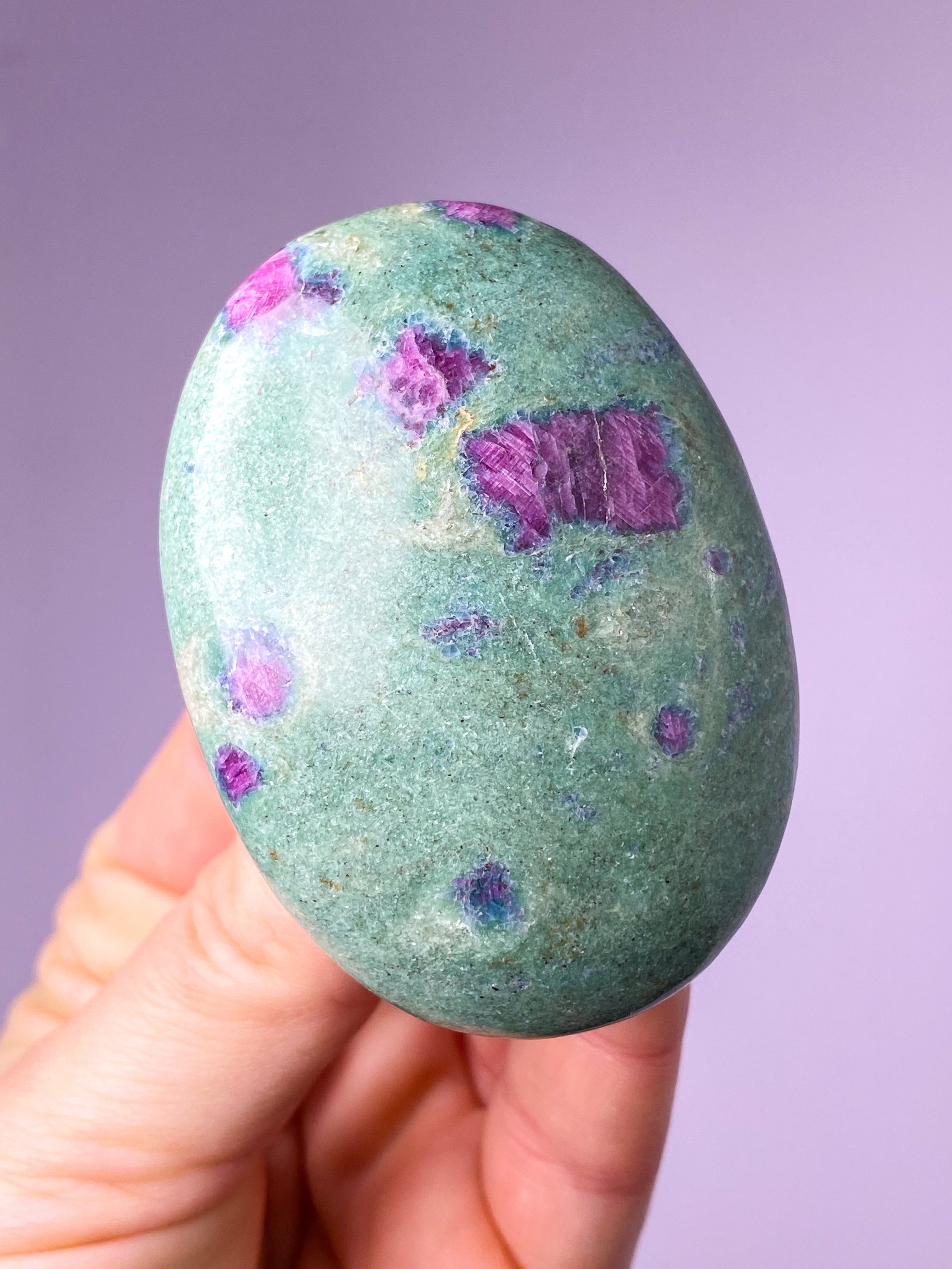 Rubin Fuchsit Palmstone (Nr. 7)