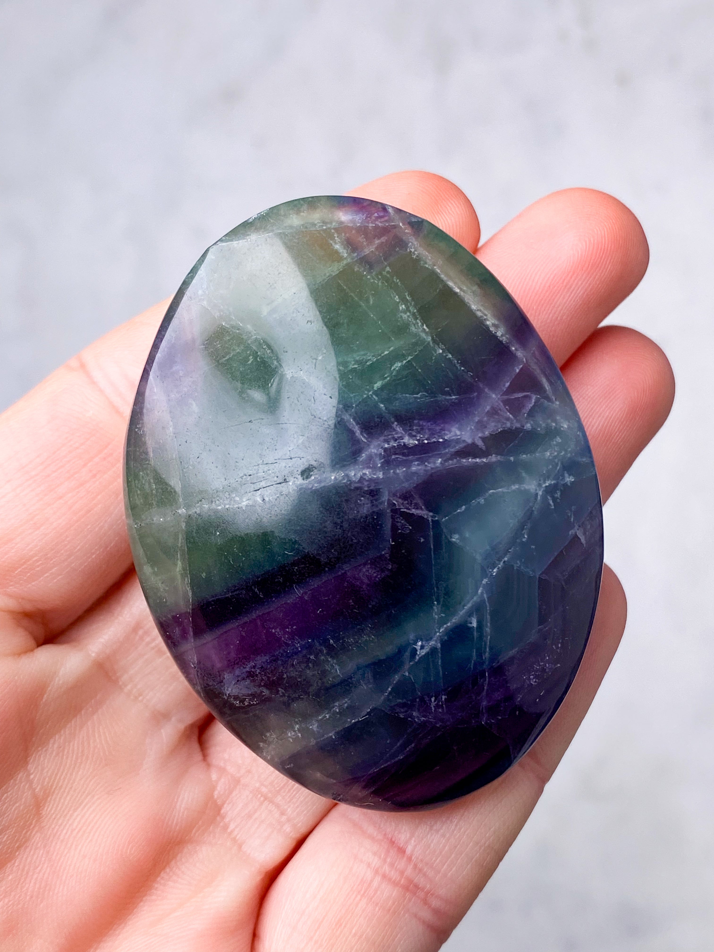 Regnbågsfluorit palmsten (nr 6)