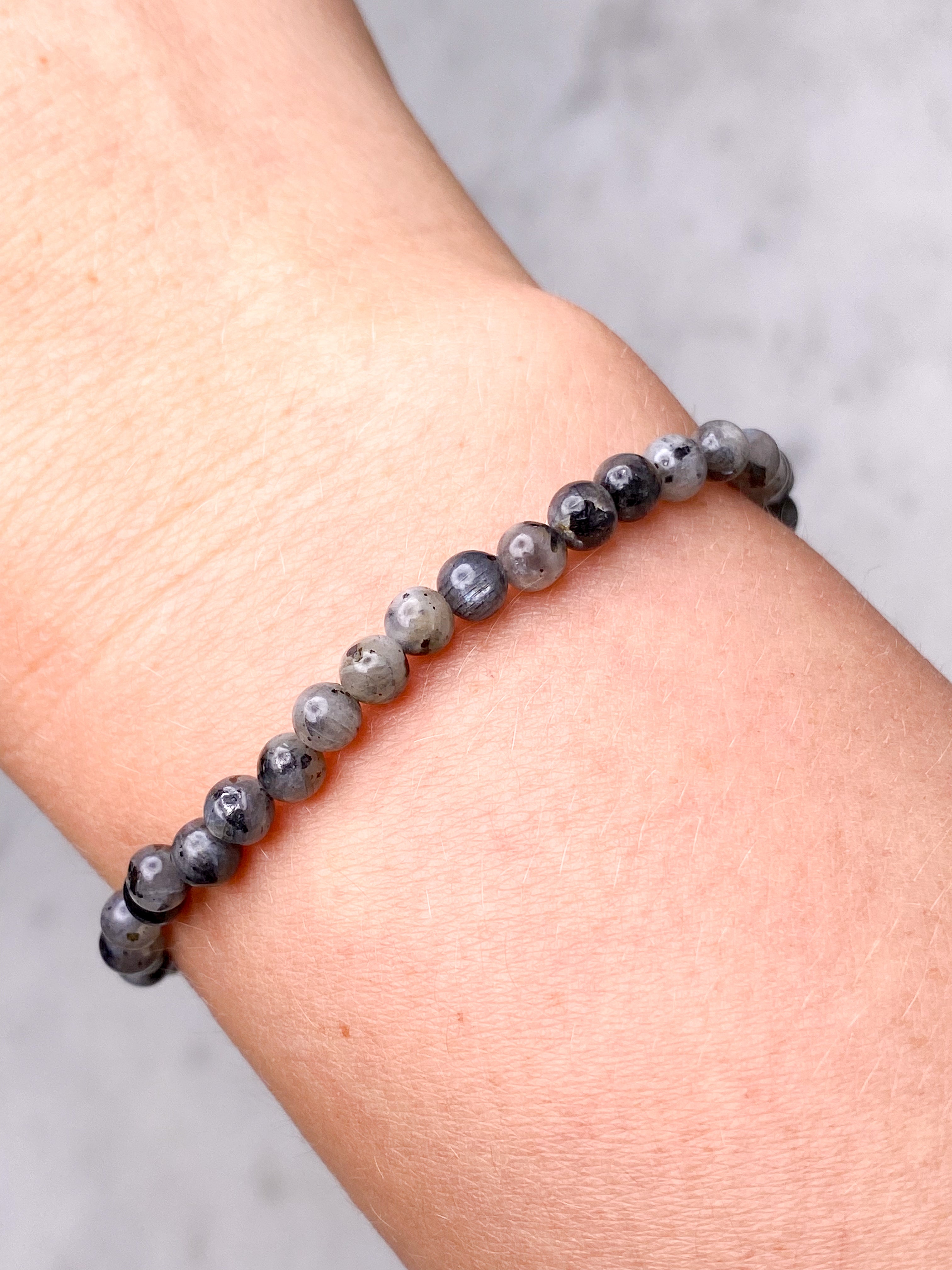 Larvikit Armbånd