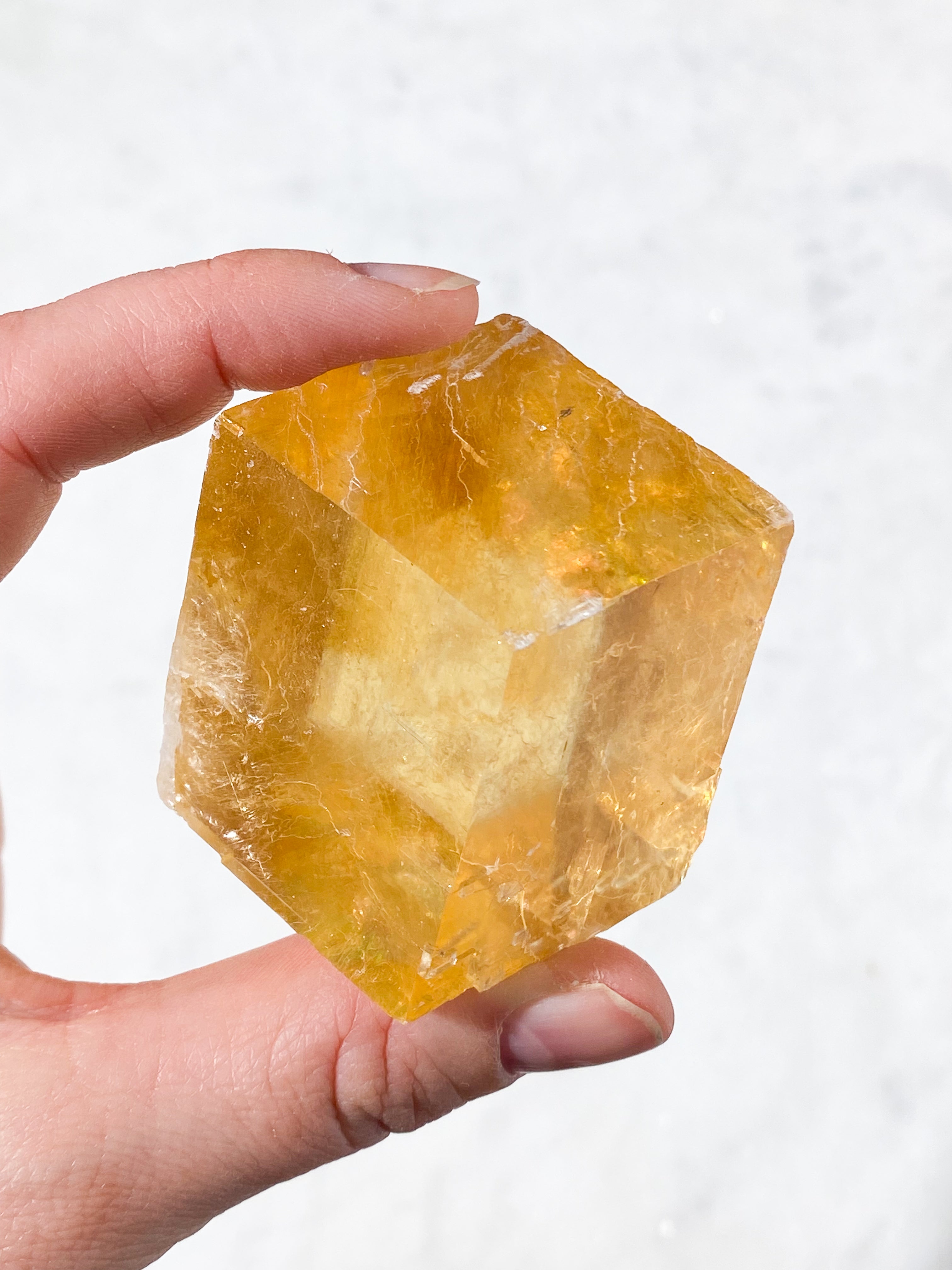 Optisk honungskalscit rå (nr 2)