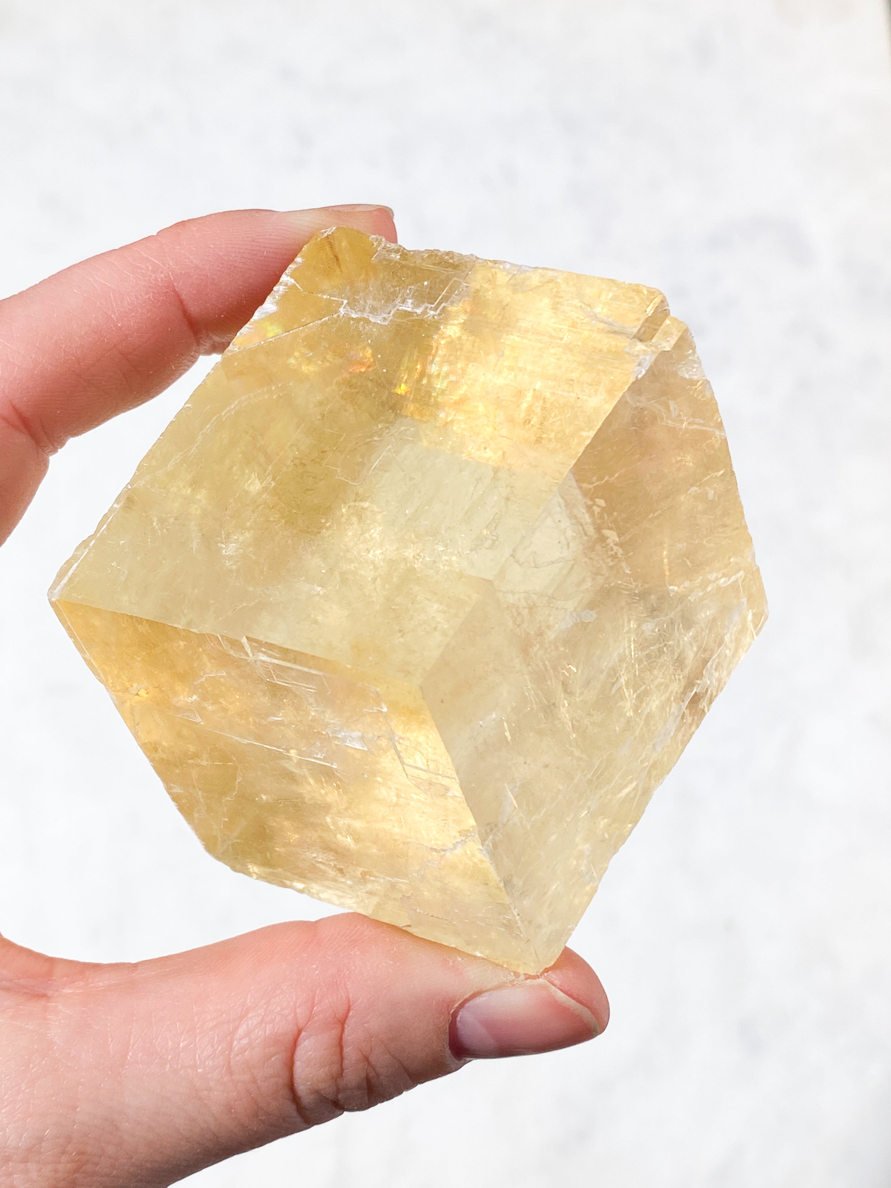 Optisk honungskalscit rå (nr 7)