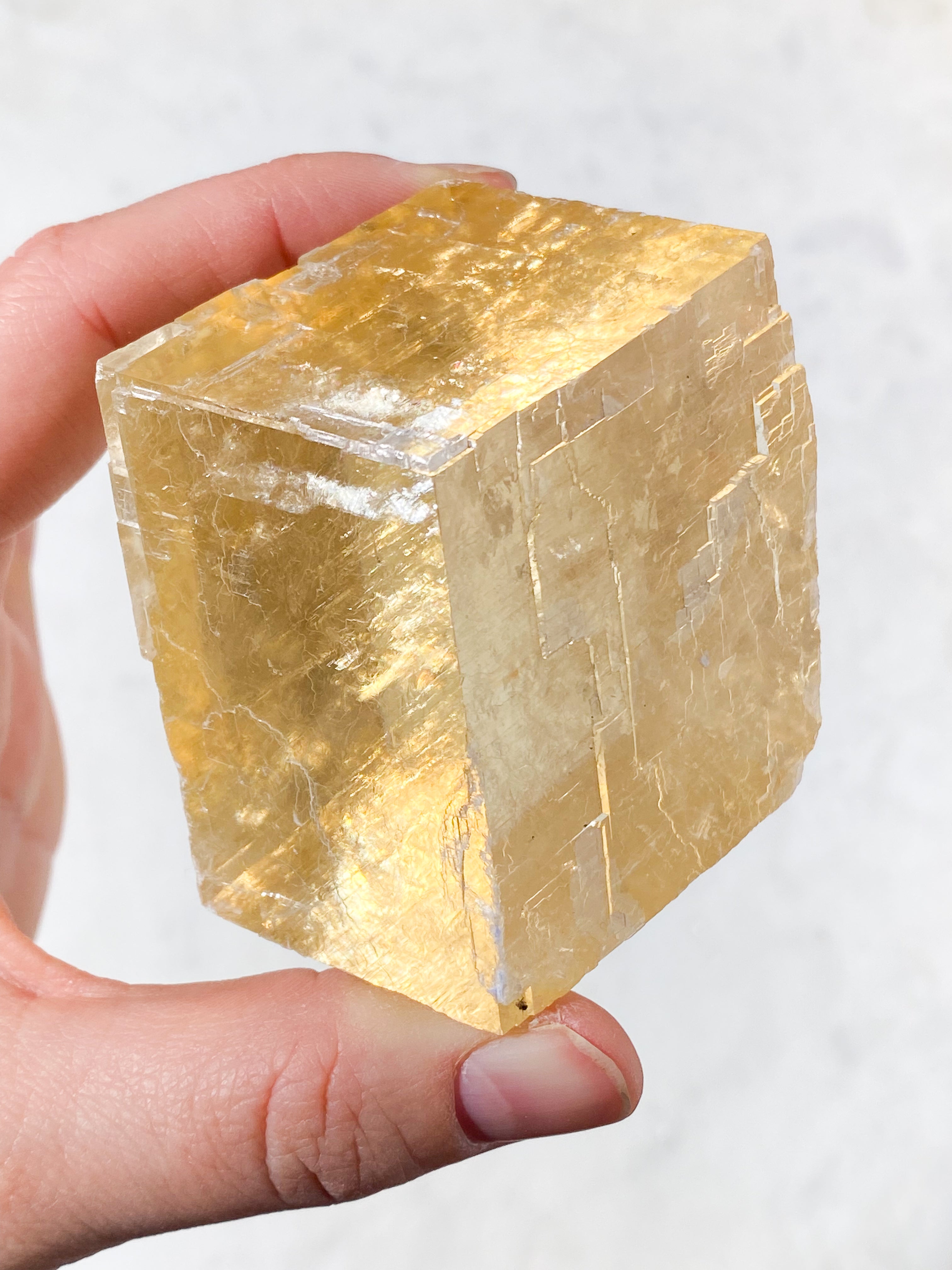 Optisk honungskalscit rå (nr 12)