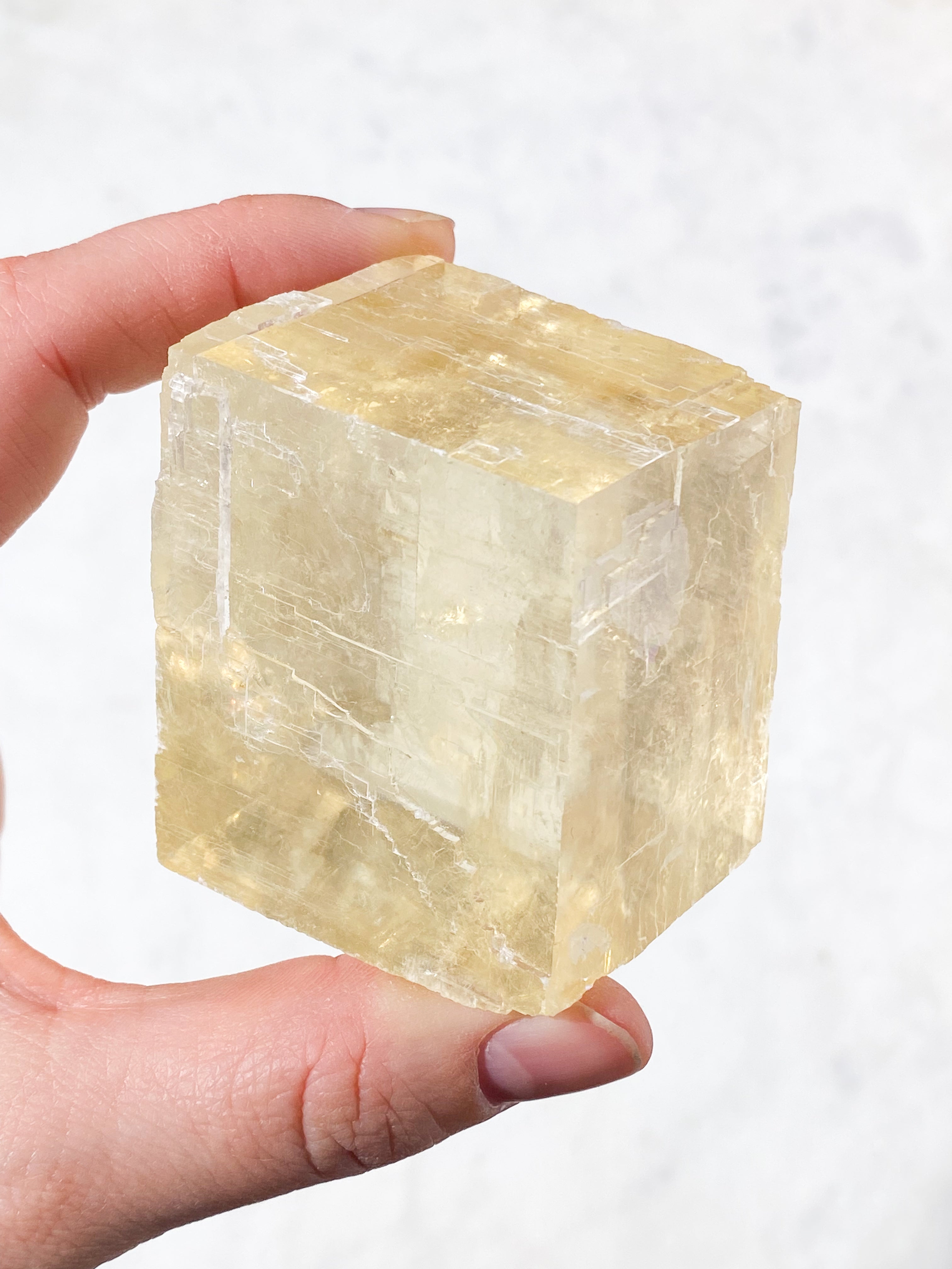 Optisk honungskalscit rå (nr 13)