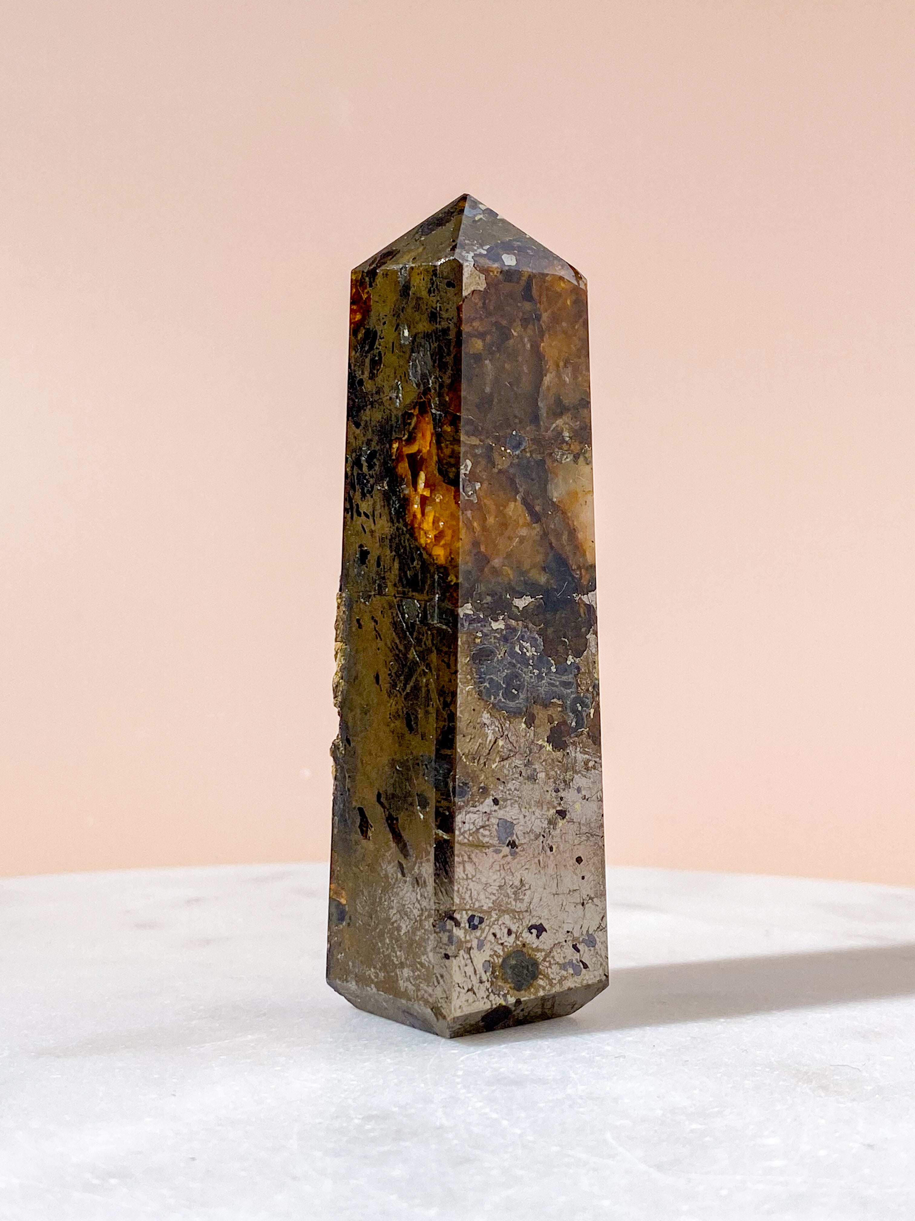 Gyllene helbrägdagörare med pyrittorn (nr 5)