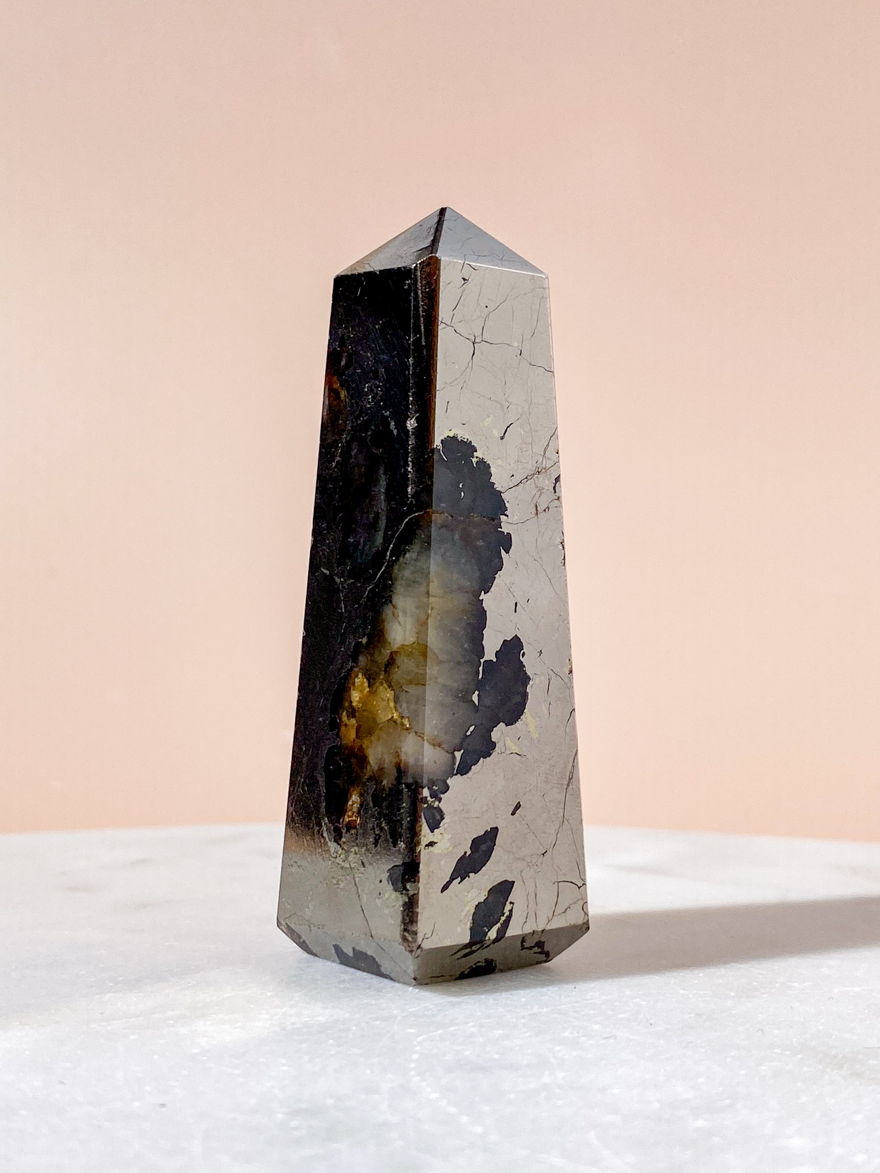 Gyllene helbrägdagörare med pyrittorn (nr 8)