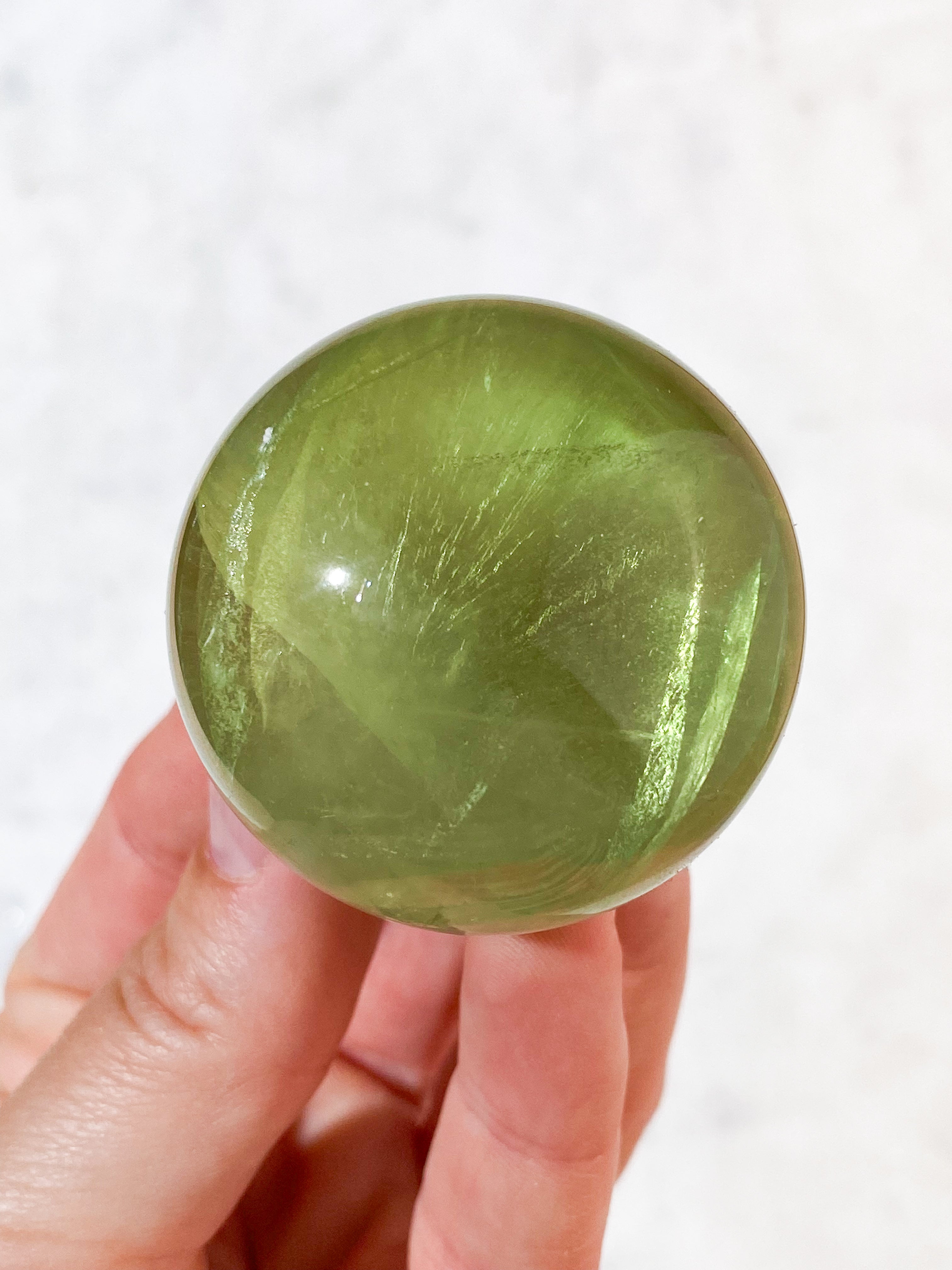 Regnbågsgrön äpplefluoritkula (nr 25) Exklusiv