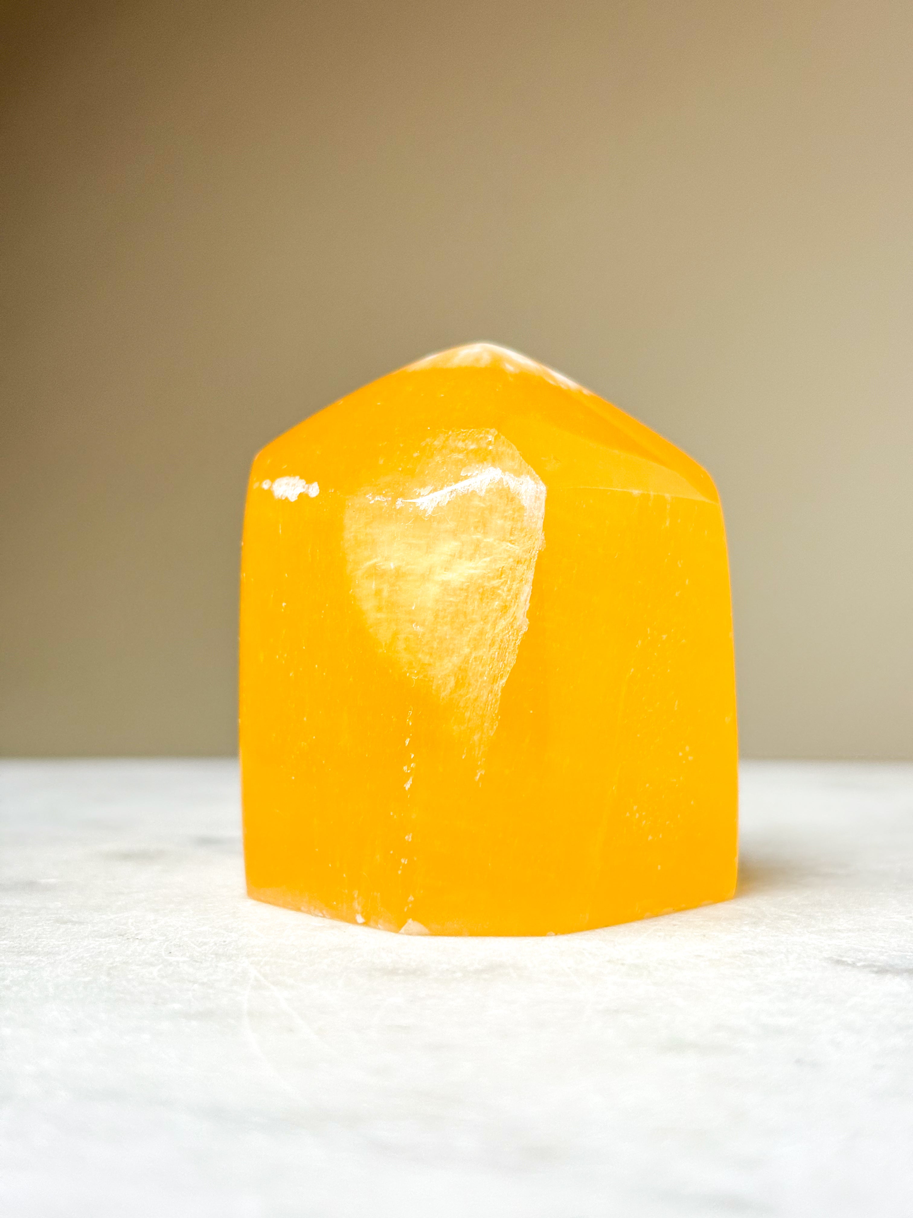 Honungskakakalcittorn (nr 16)