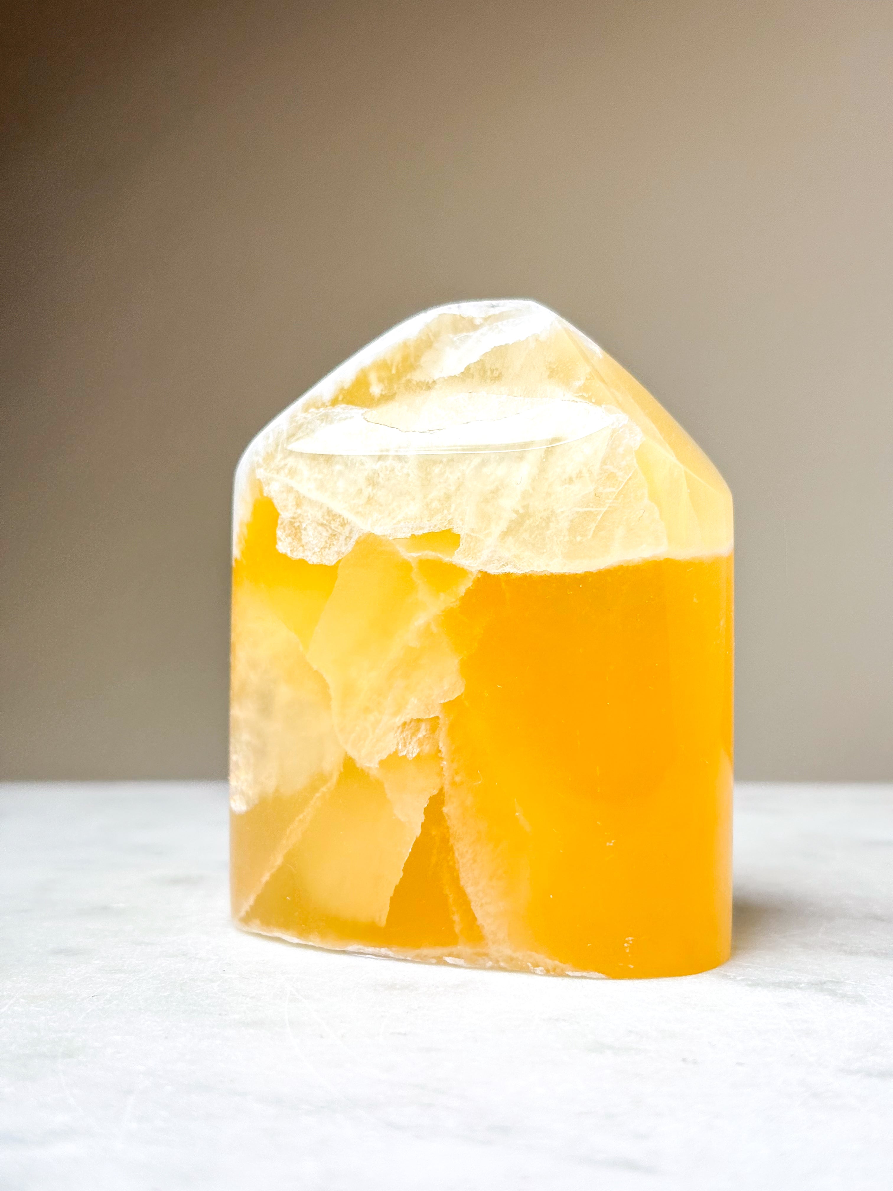 Honungskakakalcittorn (nr 17)