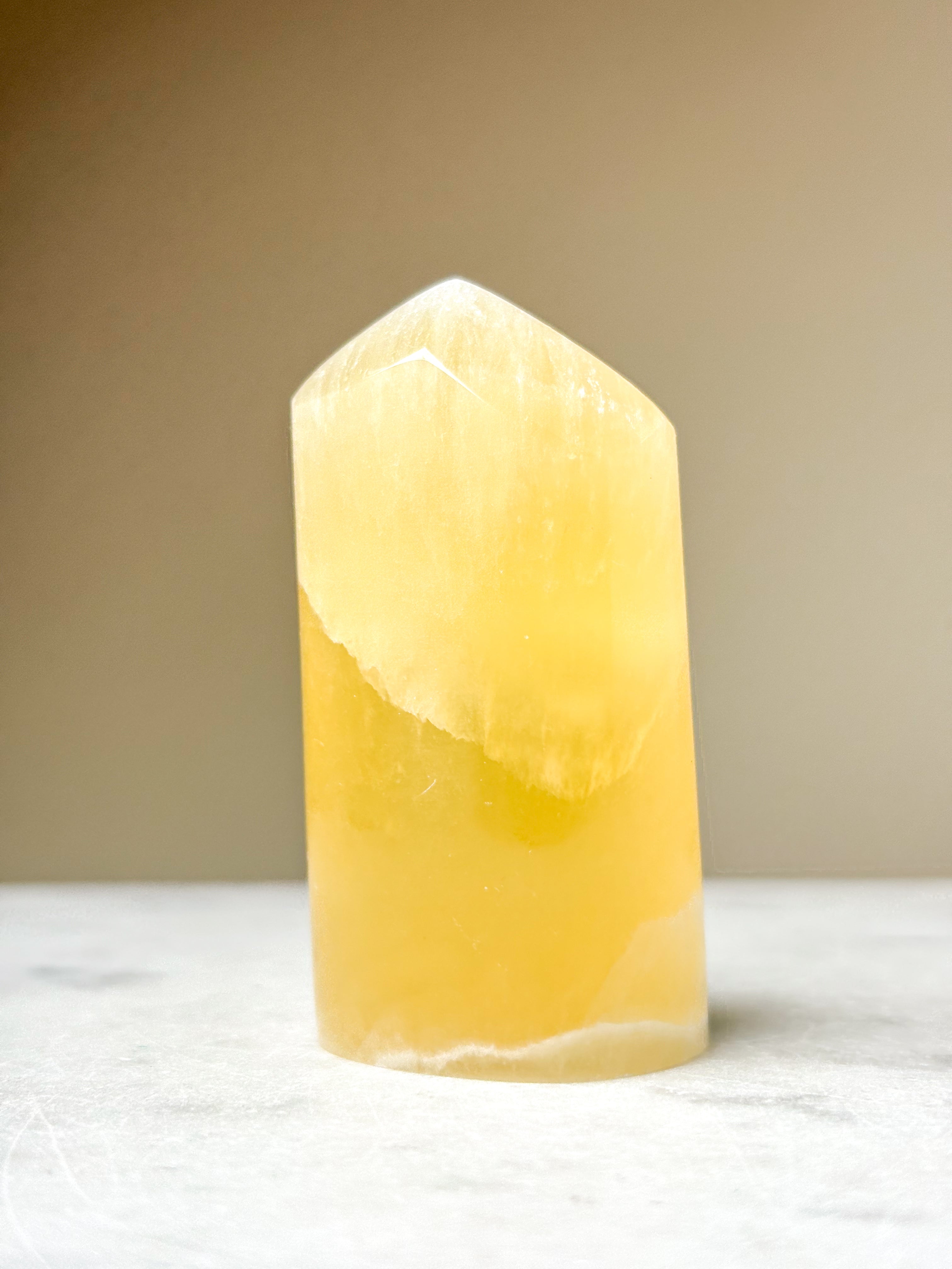 Honungskakakalcittorn (nr 18)