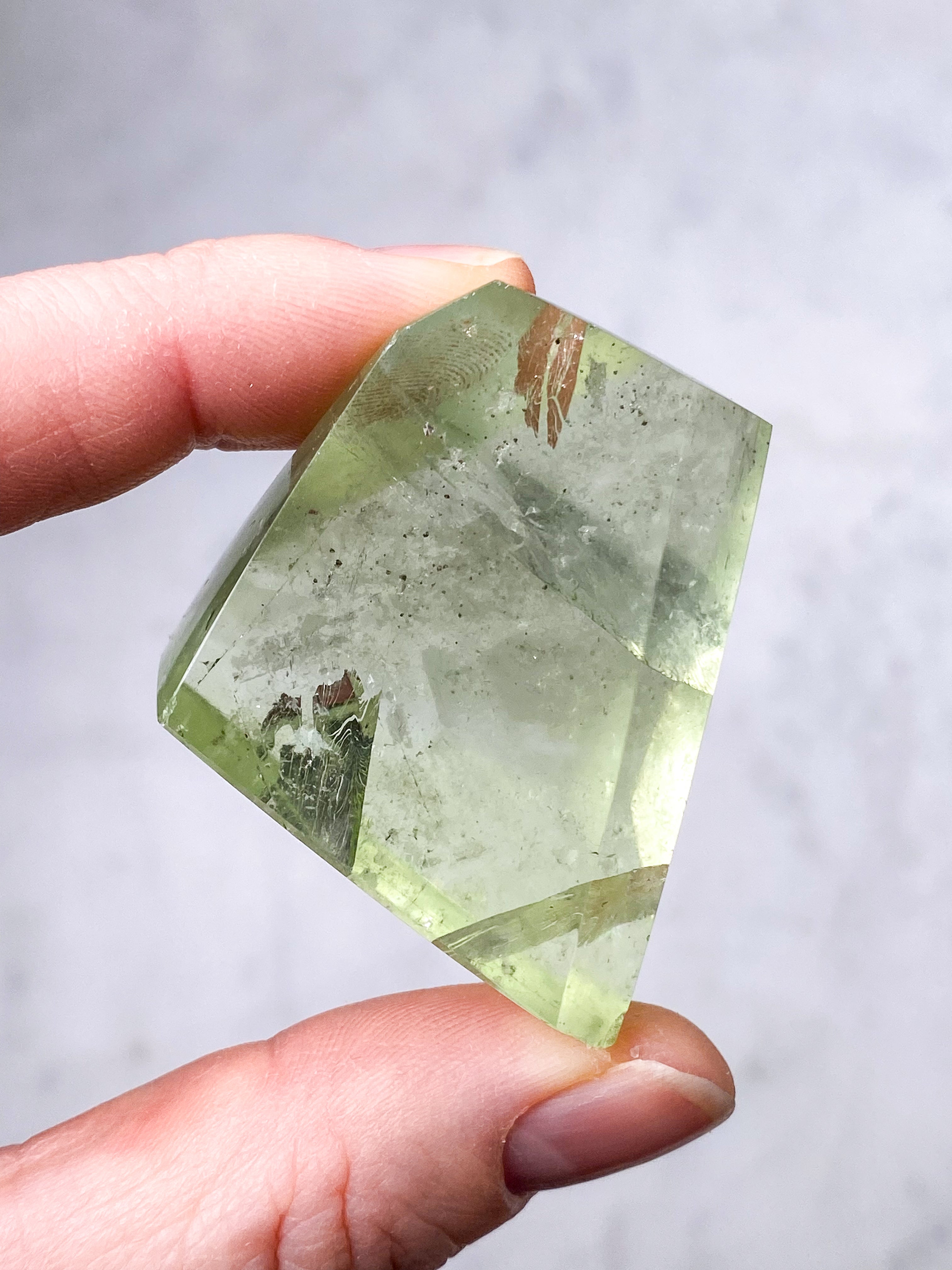 Grönt äpple Fluorit Freeform (nr 14) (Exklusivt)