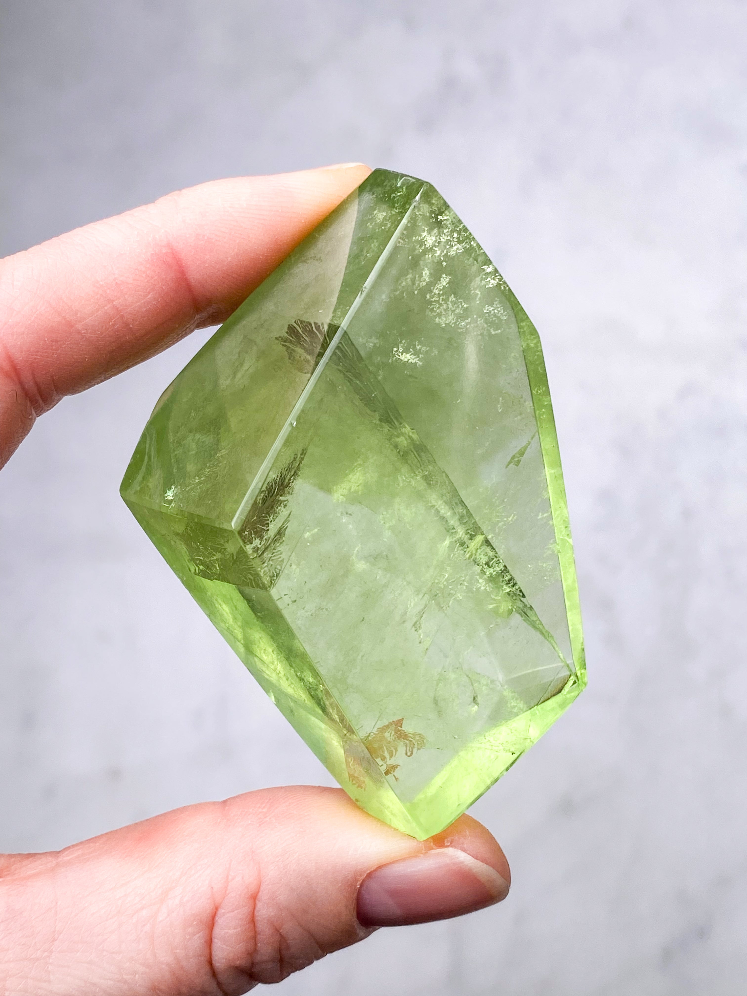 Grönt äpple Fluorit Freeform (nr 24) (Exklusivt)