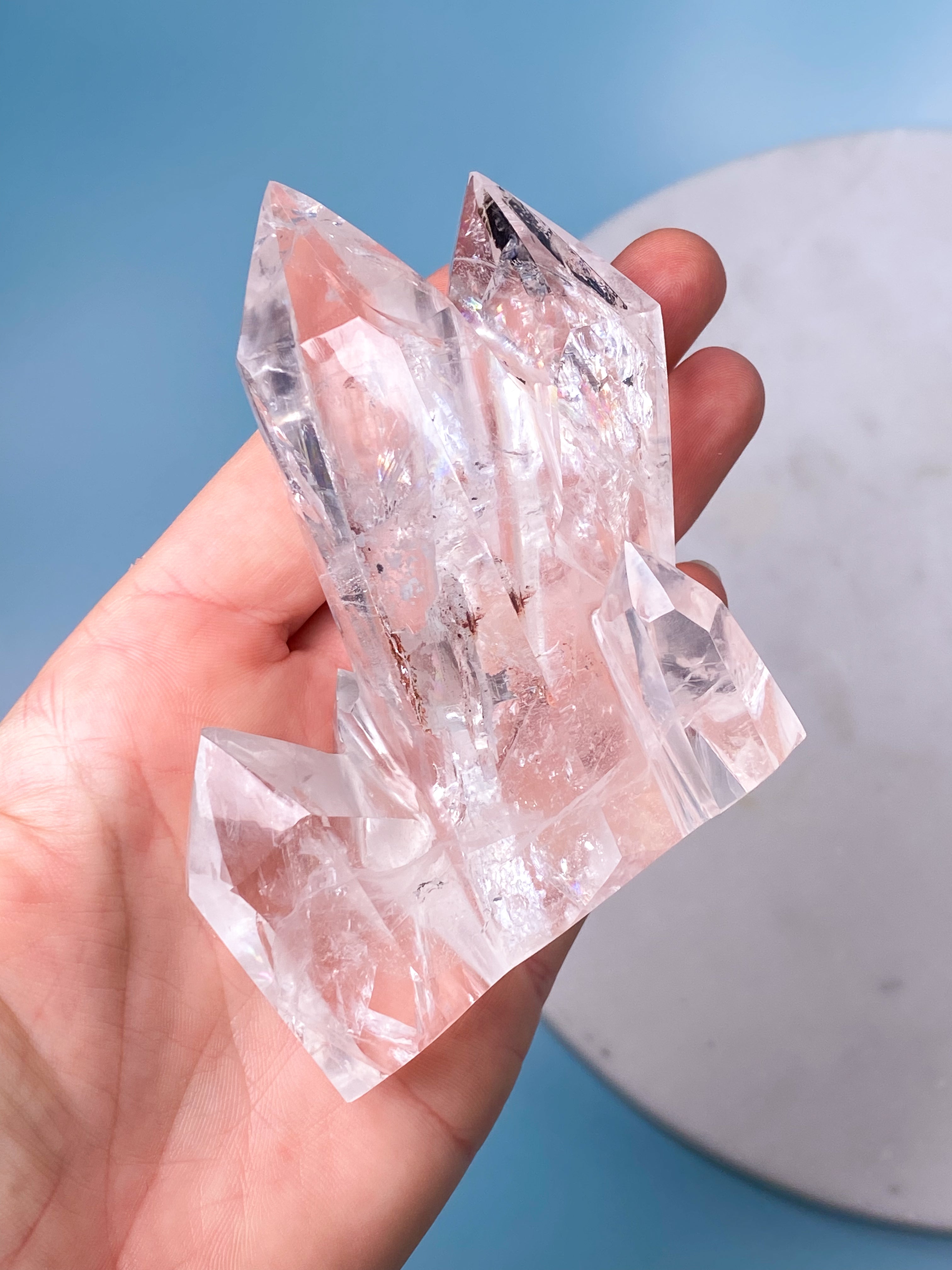 Utskärning av bergkristallkluster (nr 4) Exklusiv kvalitet