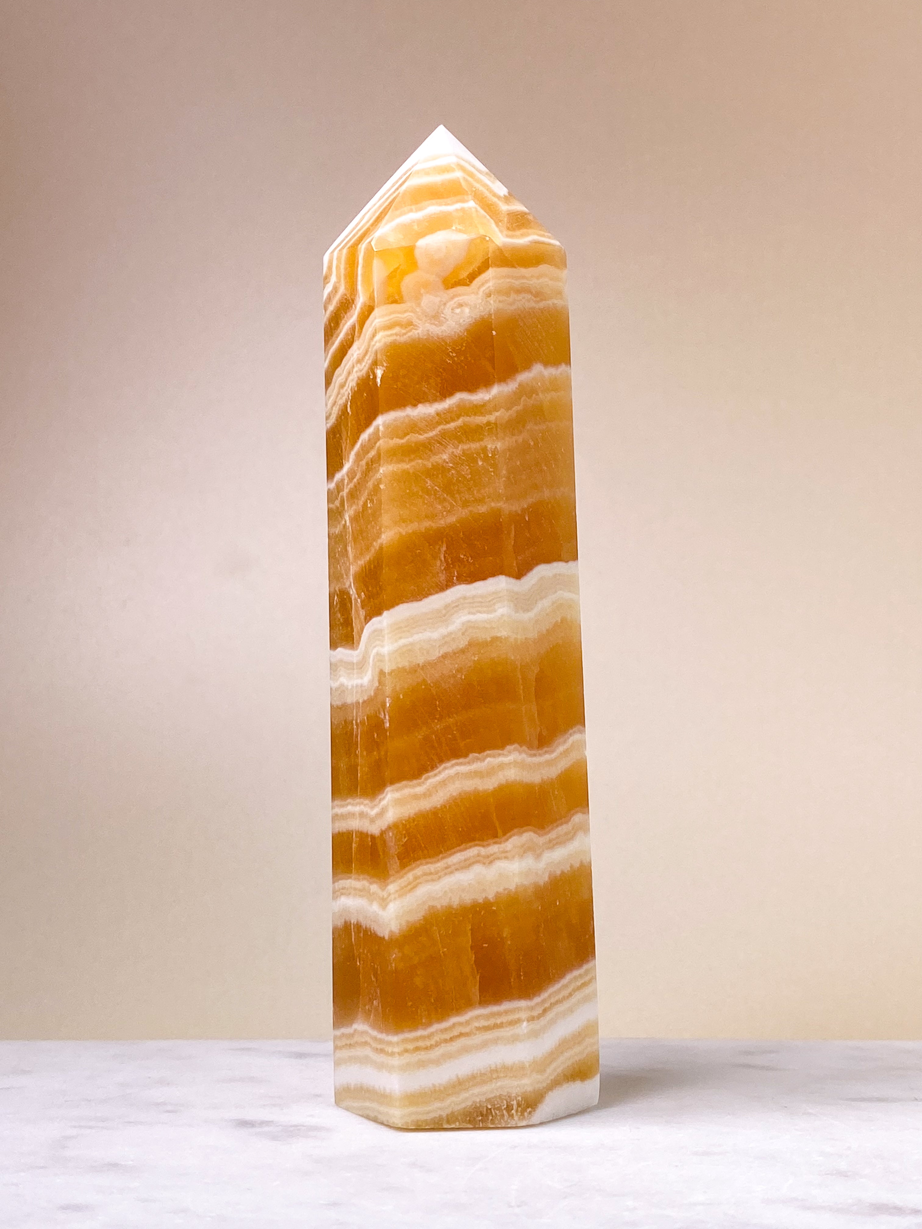 Orange Calcit Tårn Med Bånd (Nr. 5)
