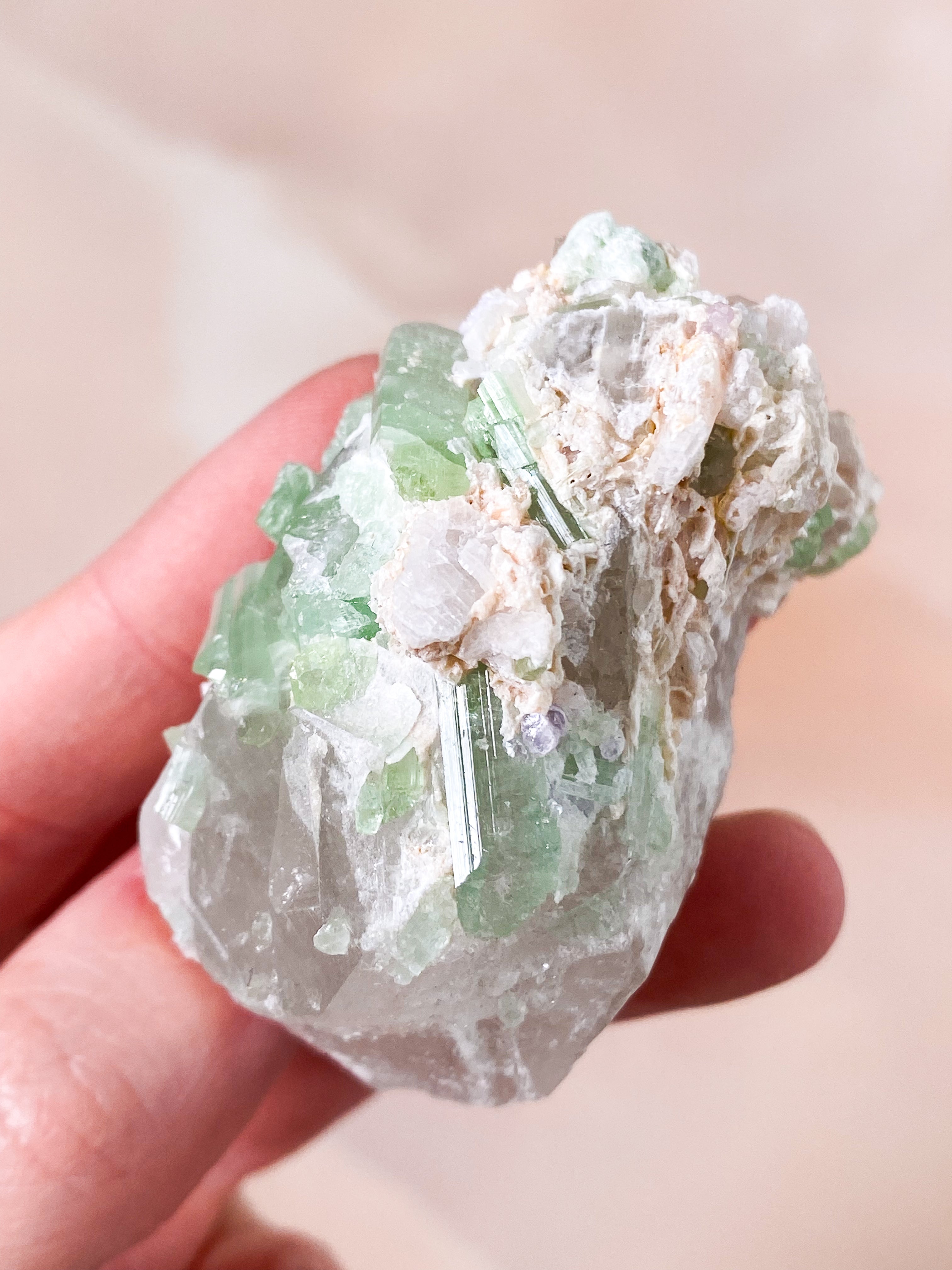 Grönt turmalinkluster (nr 4)