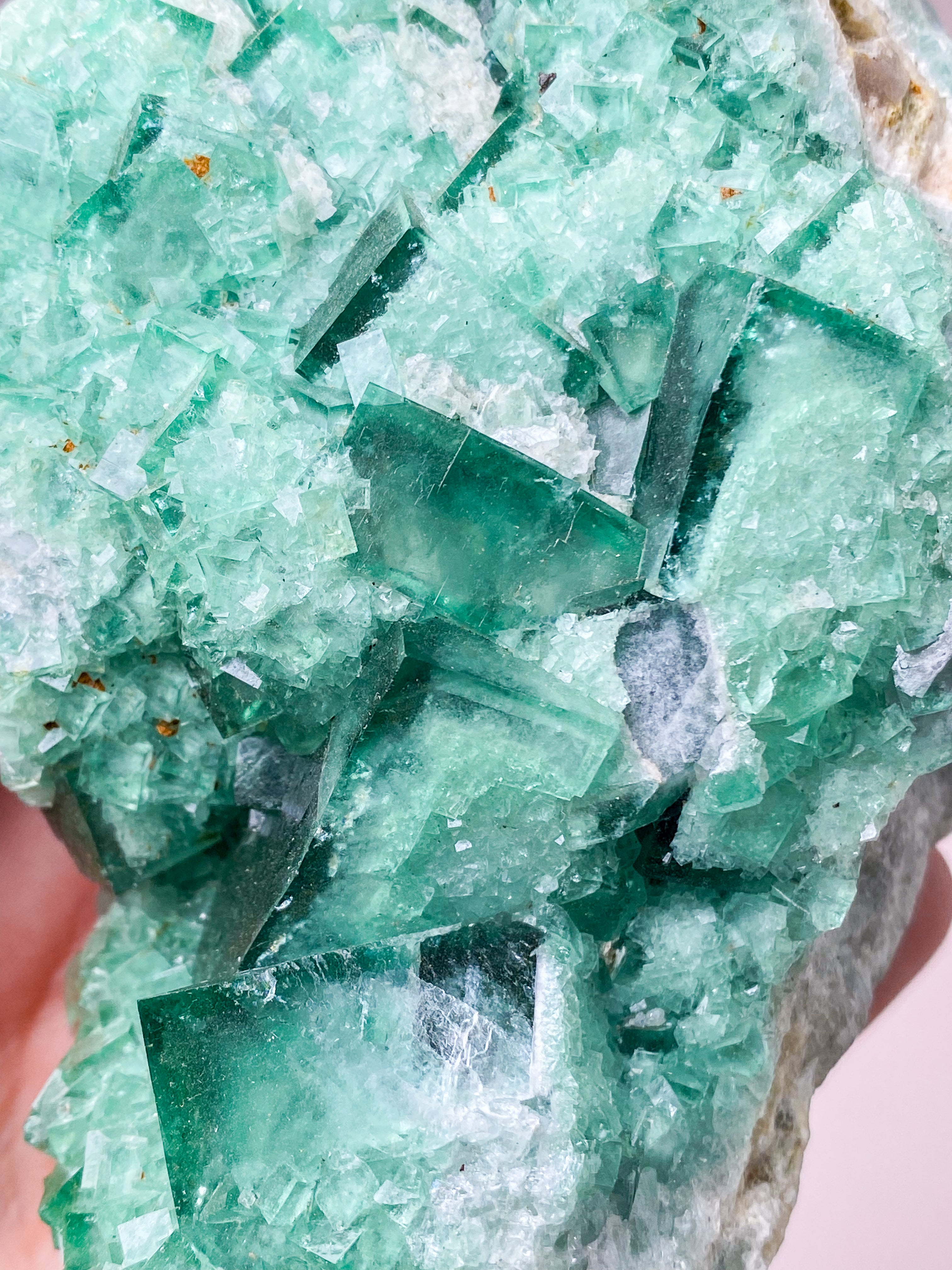 Grøn Kubisk Fluorit Klynge (Nr. 23) Eksklusiv Kvalitet