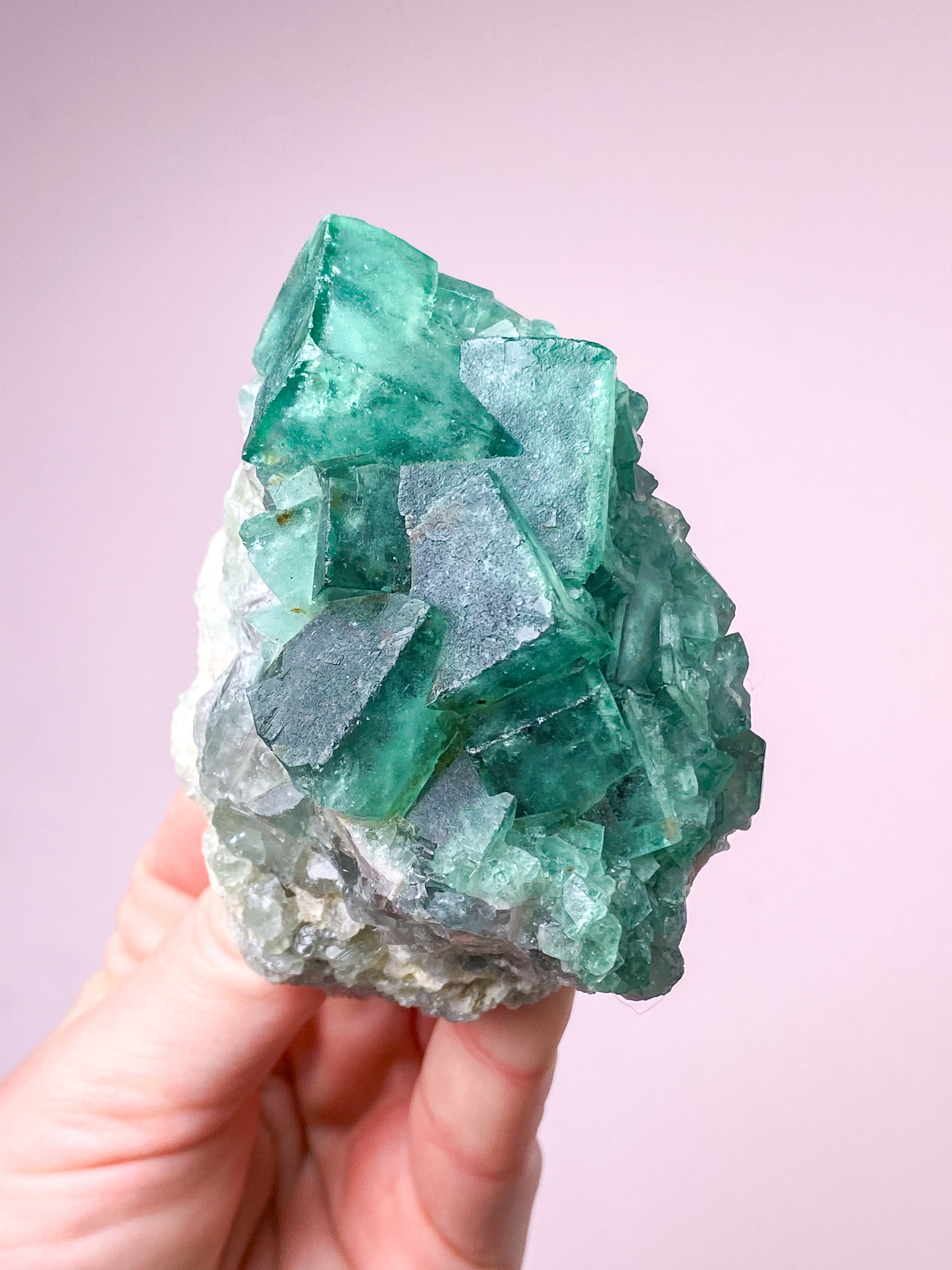 Grøn Kubisk Fluorit Klynge (Nr. 25) Eksklusiv Kvalitet