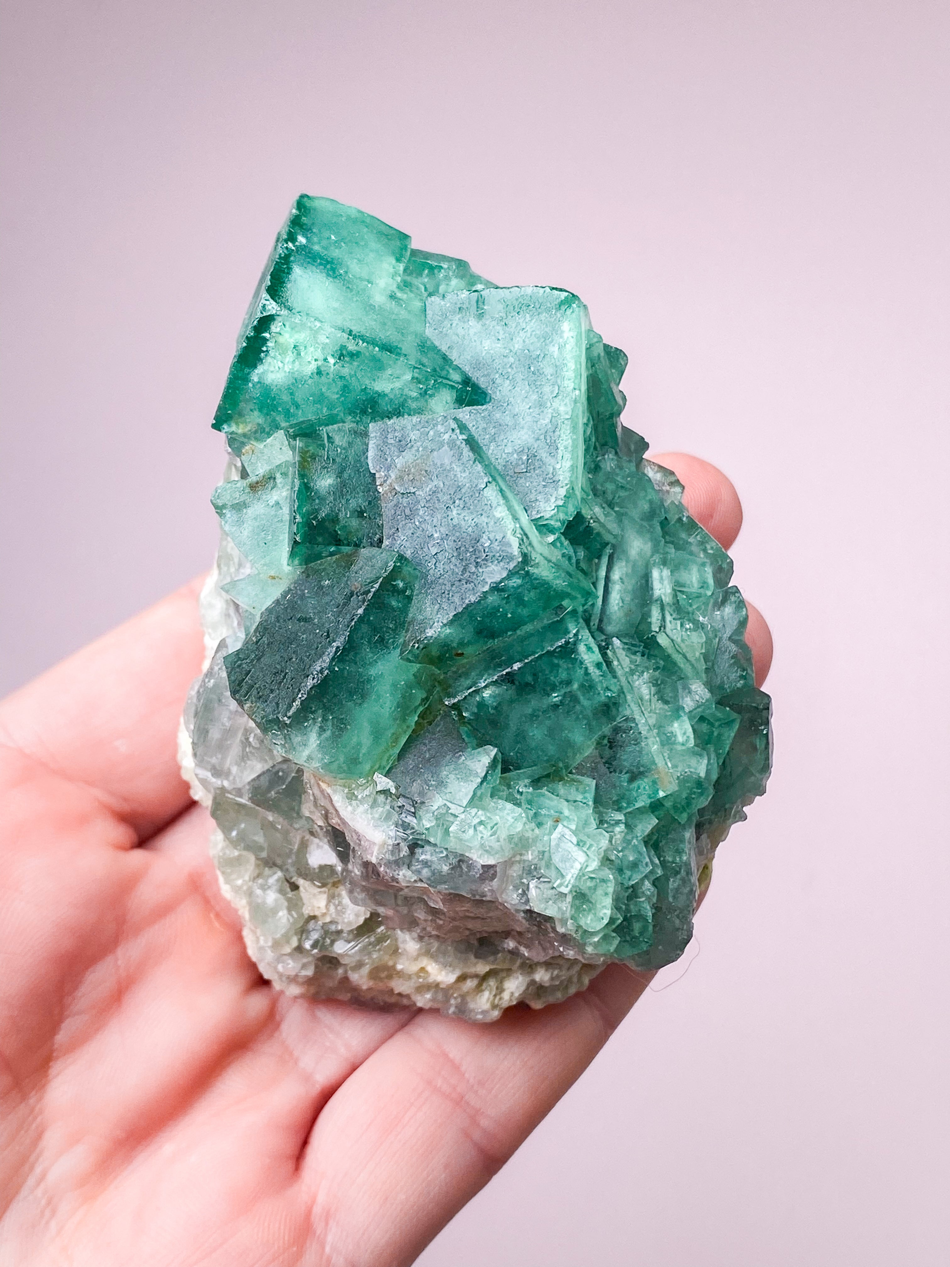 Grøn Kubisk Fluorit Klynge (Nr. 25) Eksklusiv Kvalitet