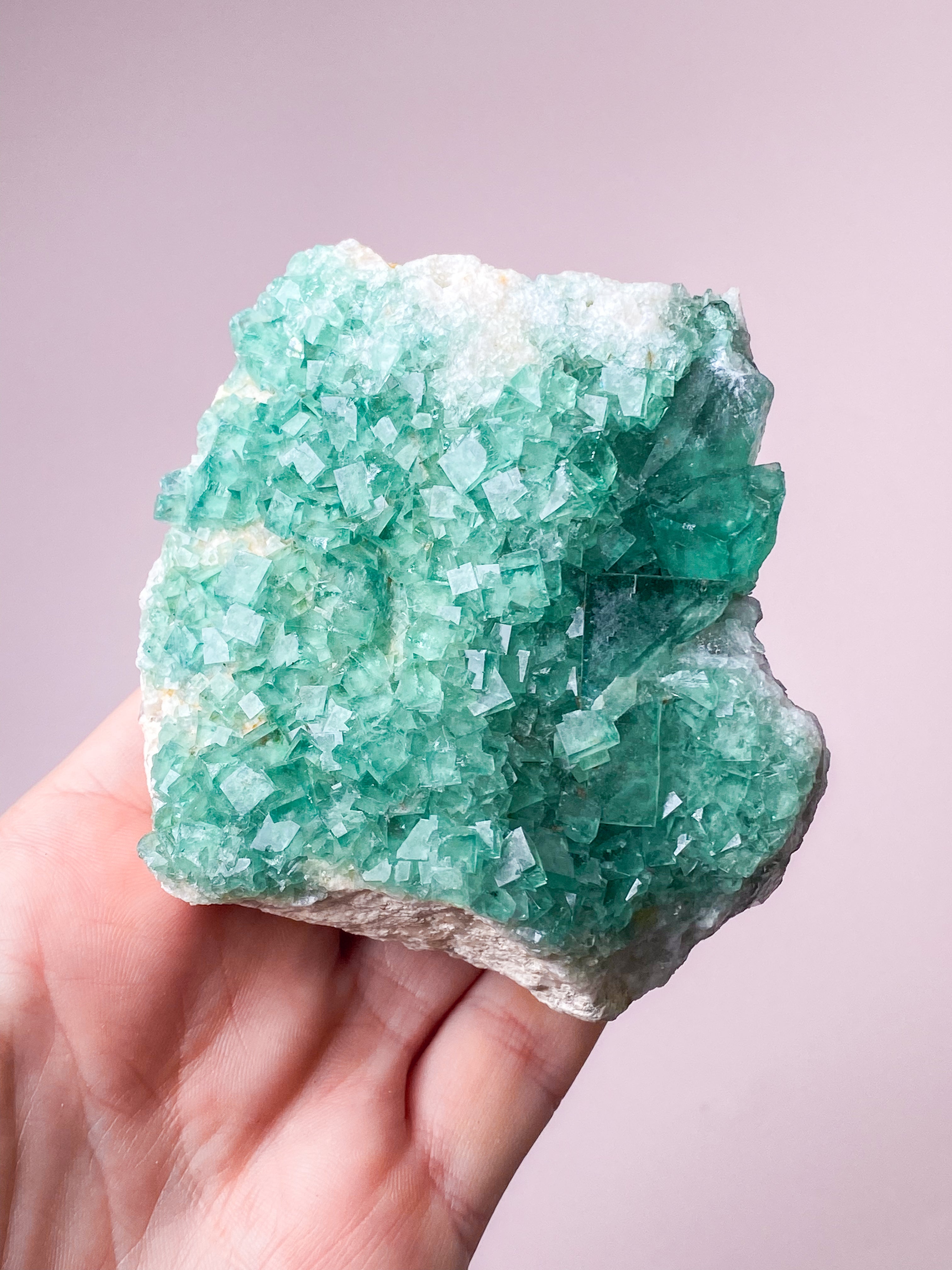 Grøn Kubisk Fluorit Klynge (Nr. 27) Eksklusiv Kvalitet