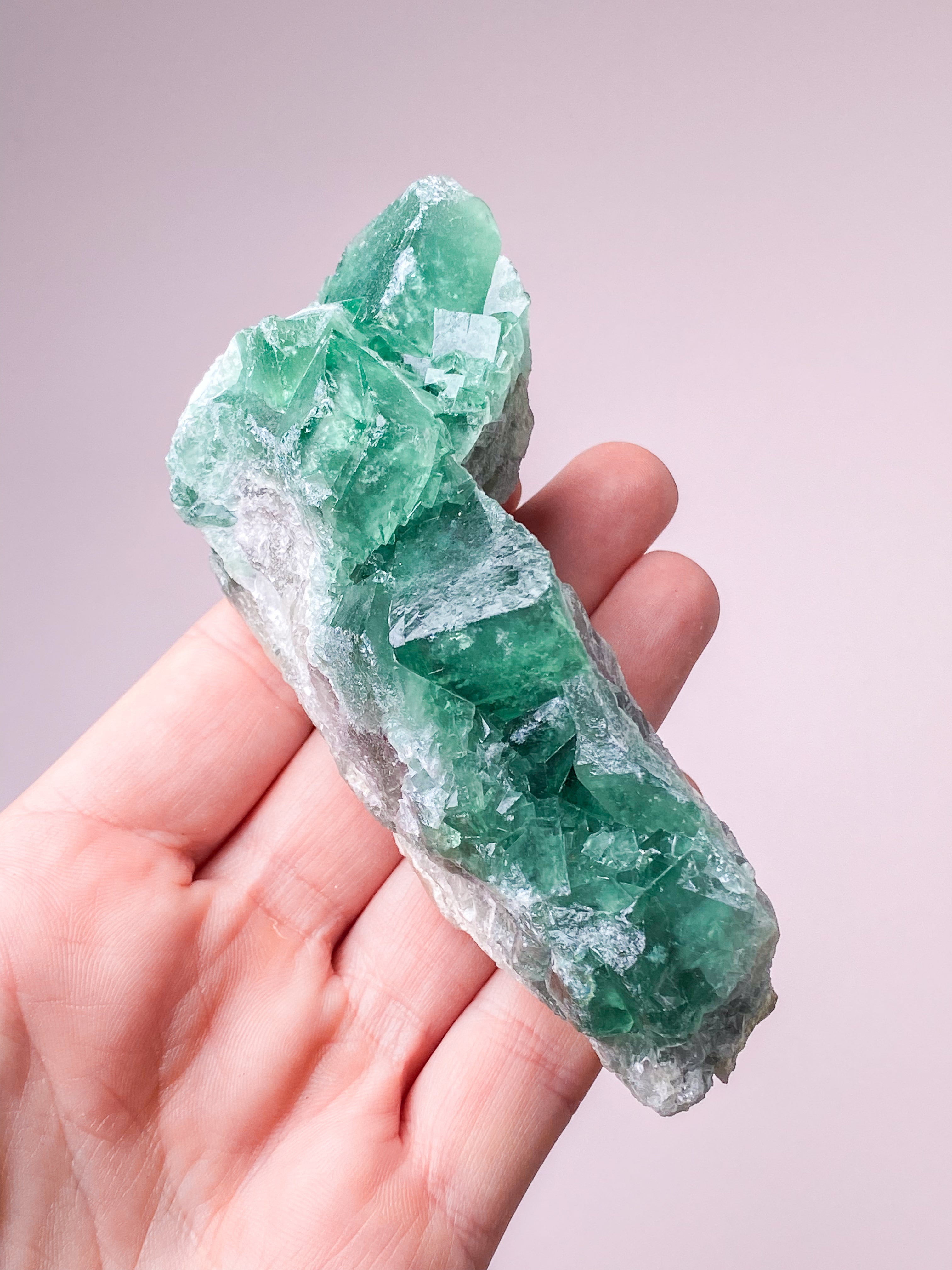 Grøn Kubisk Fluorit Klynge (Nr. 29) Eksklusiv Kvalitet