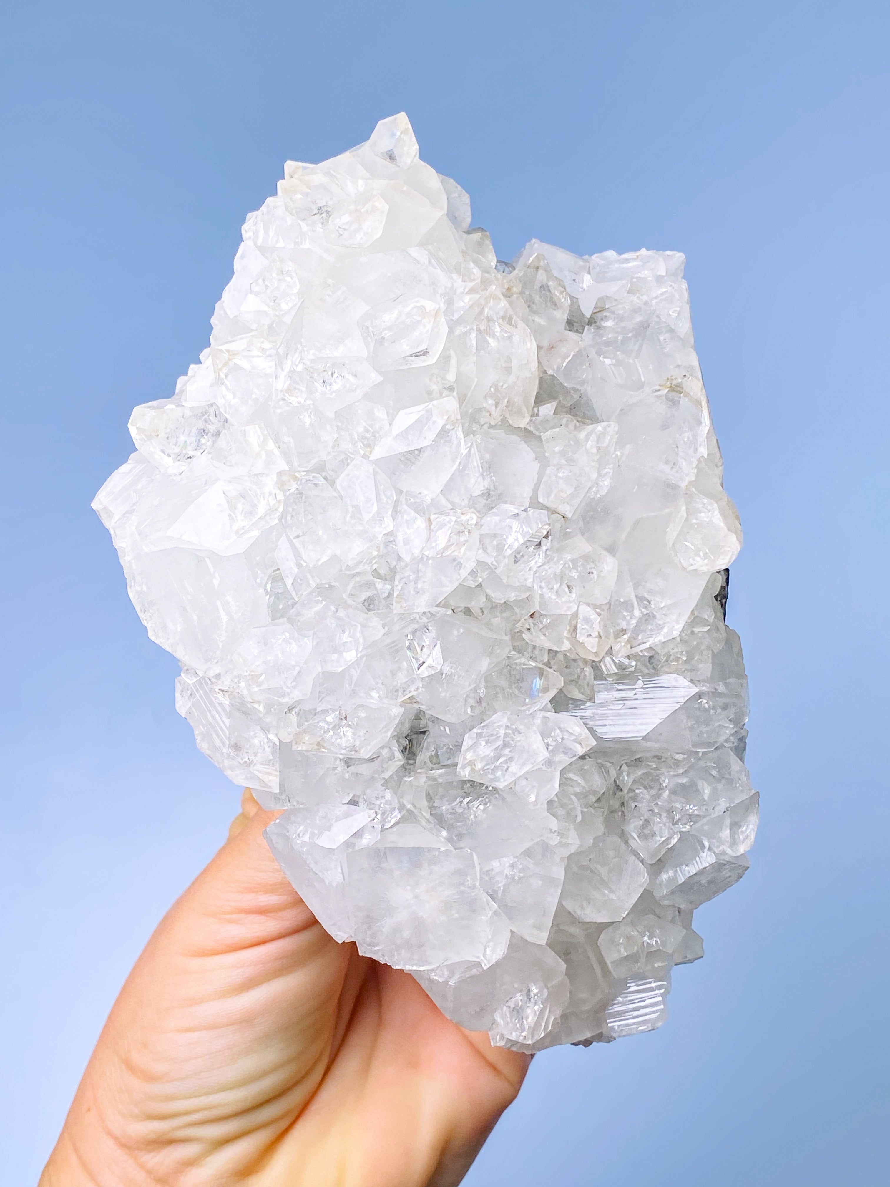 Apofyllitkluster (nr 81)