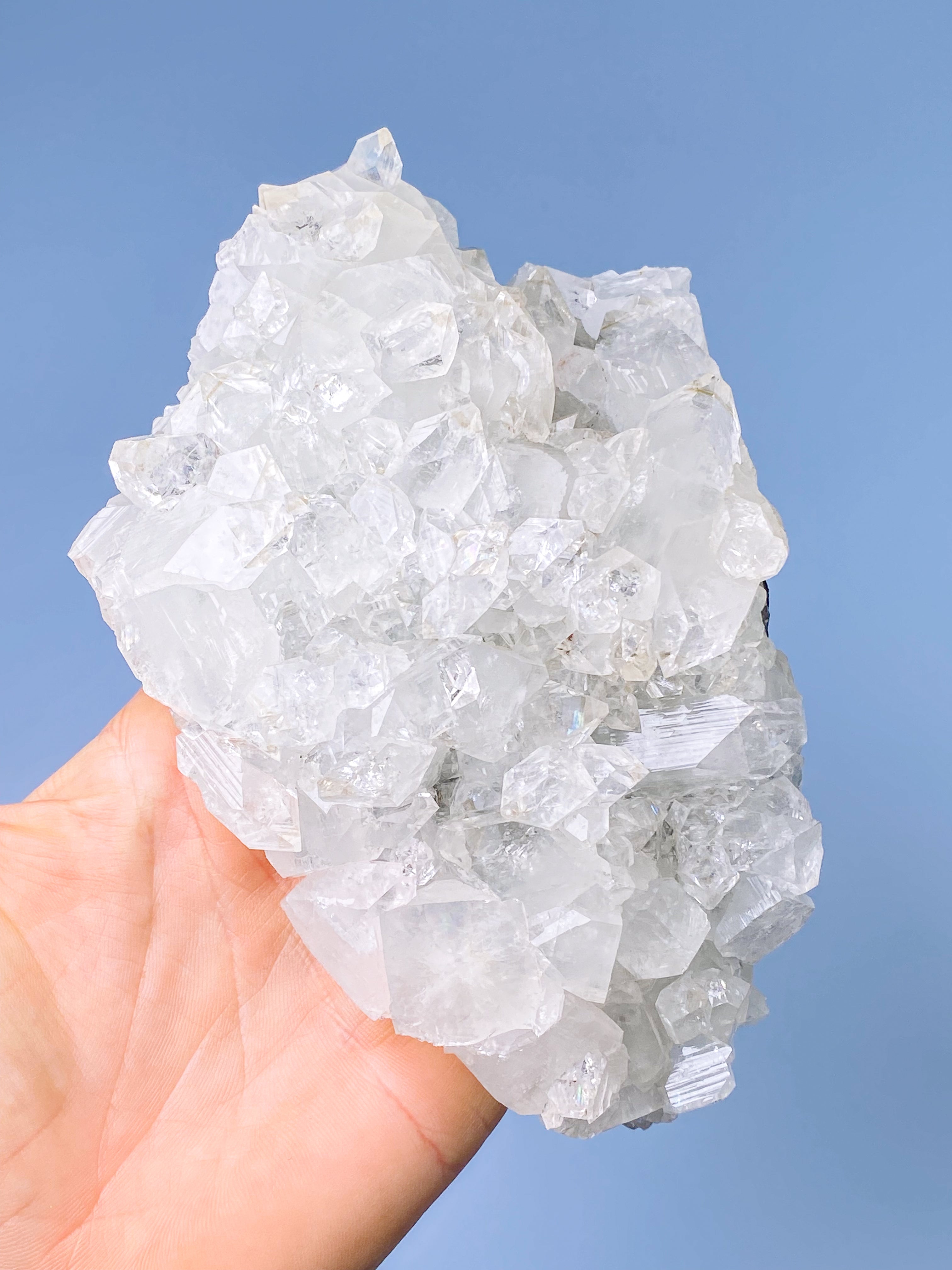 Apofyllitkluster (nr 81)