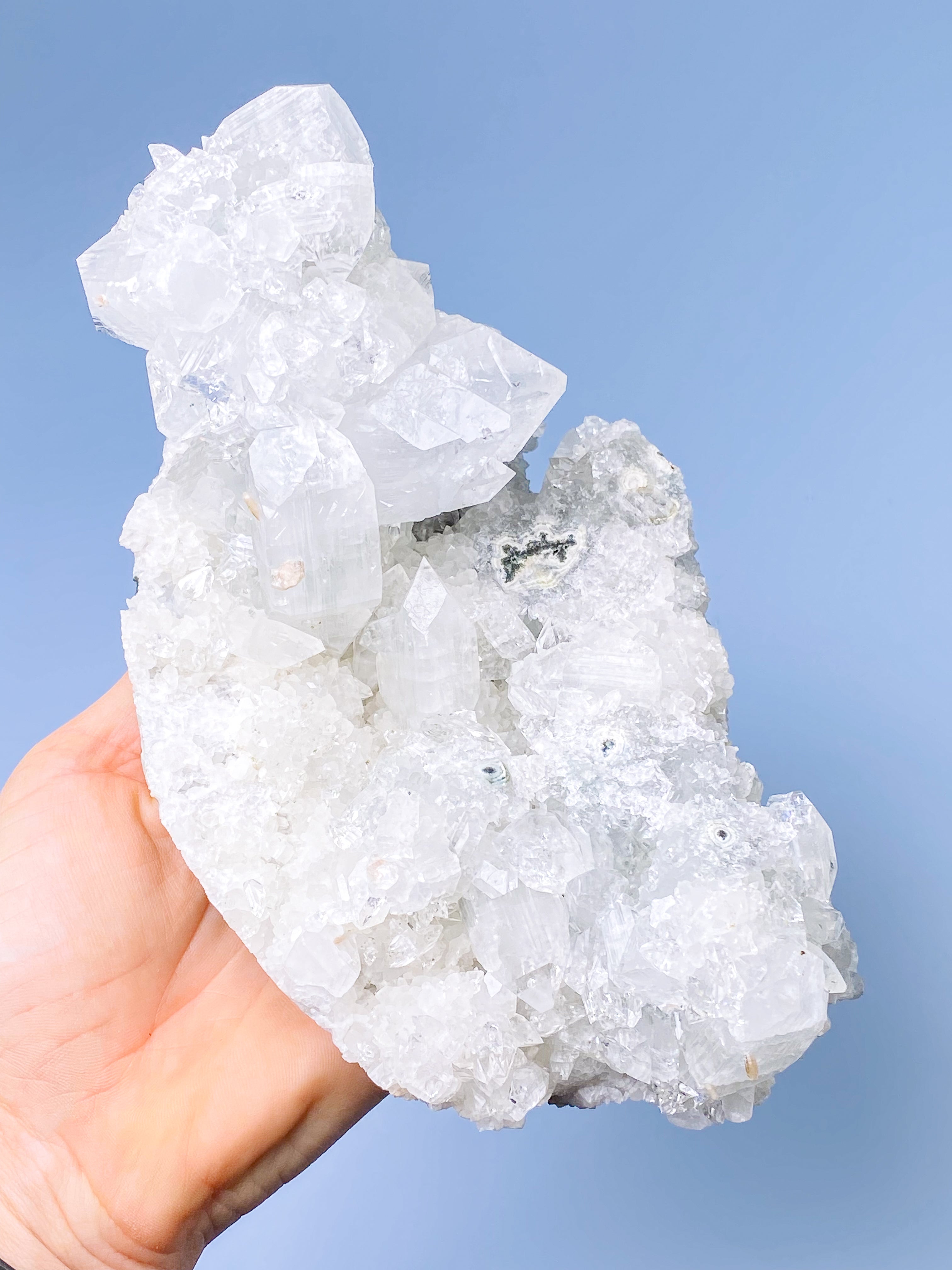 Apofyllitkluster (nr 81)