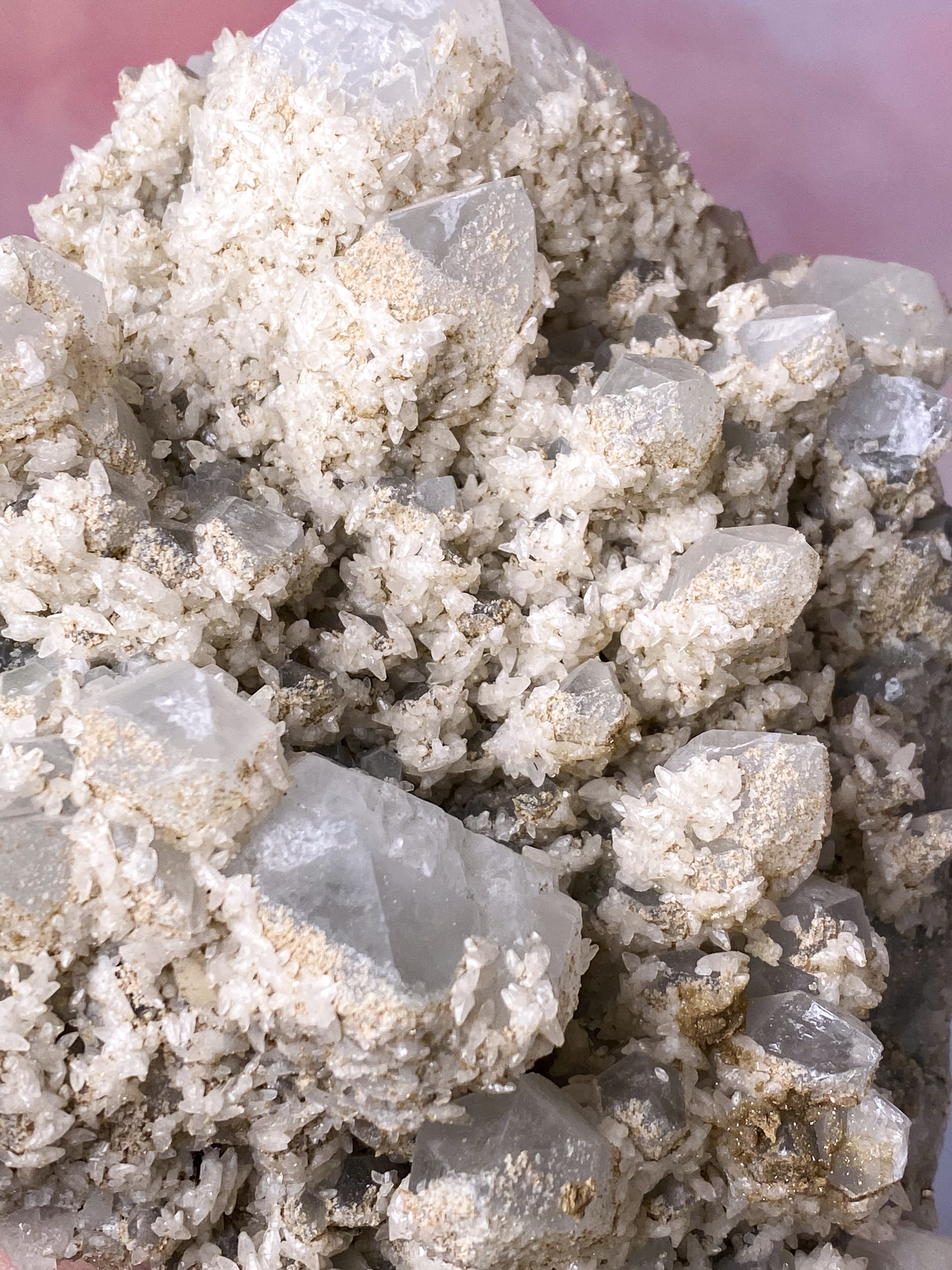 Jättekluster av bergkristaller och kalcit (nr 1)