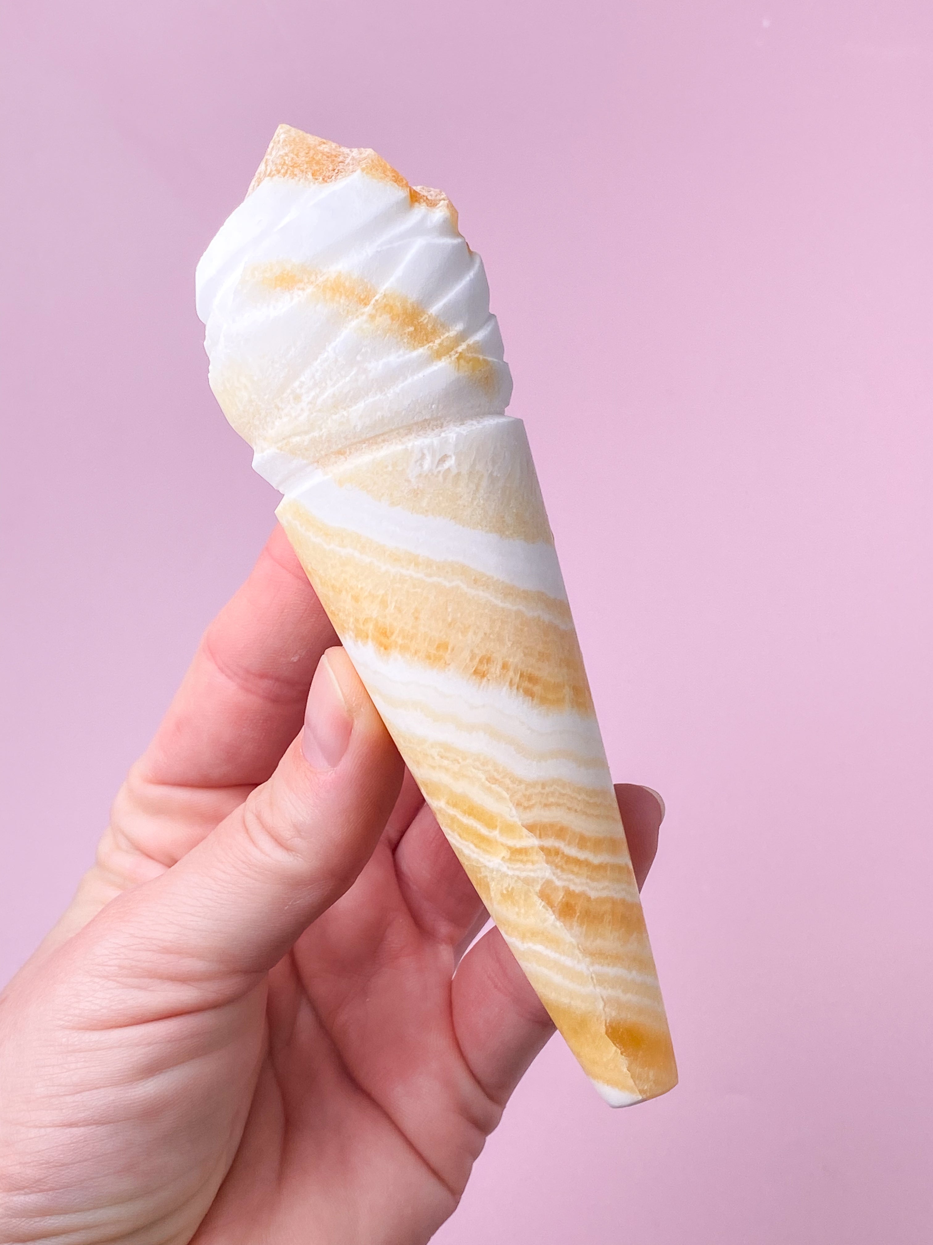 Orange kalcit is med band (Nr. 16)