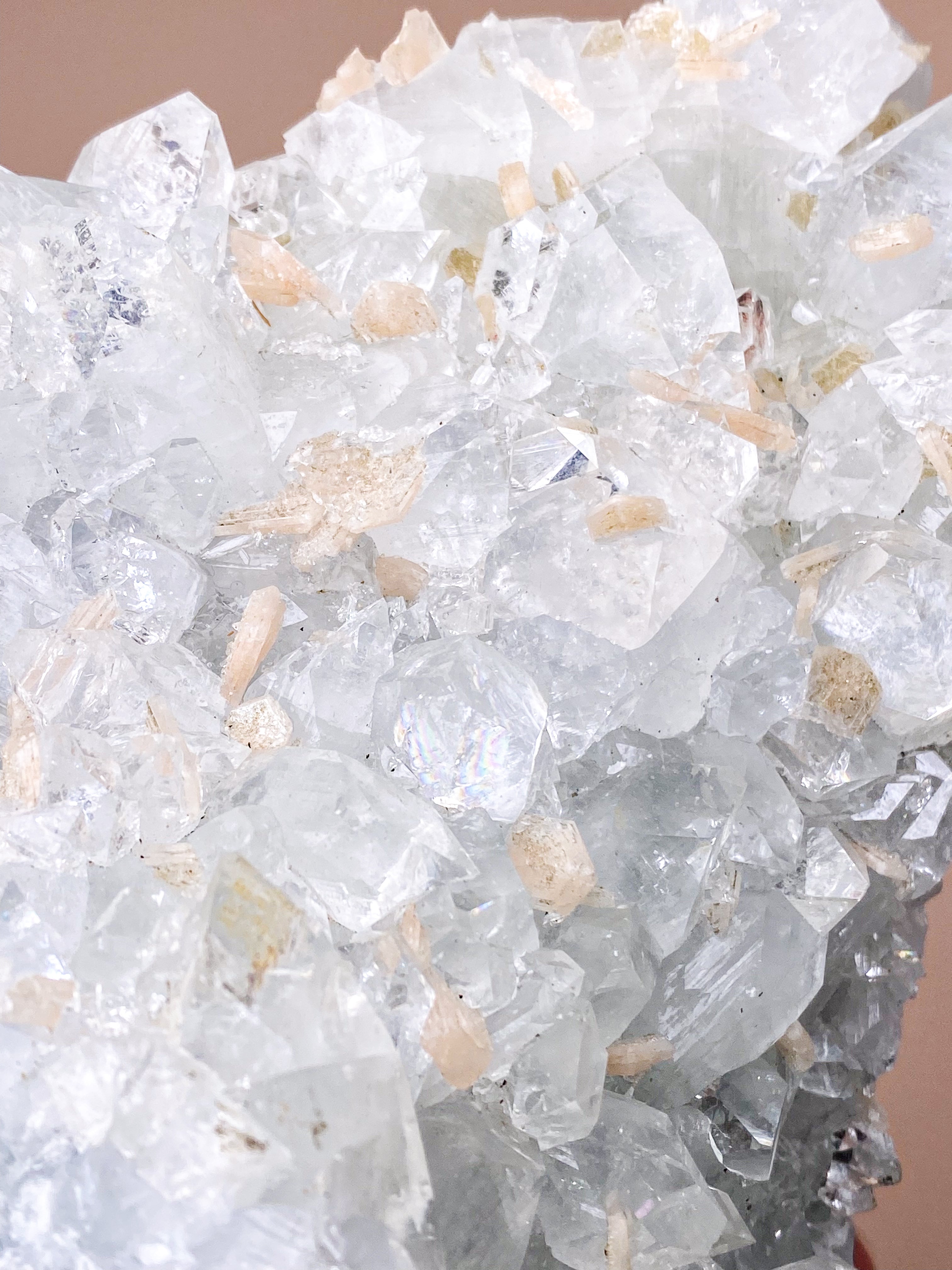 Apofyllitkluster (nr 81)