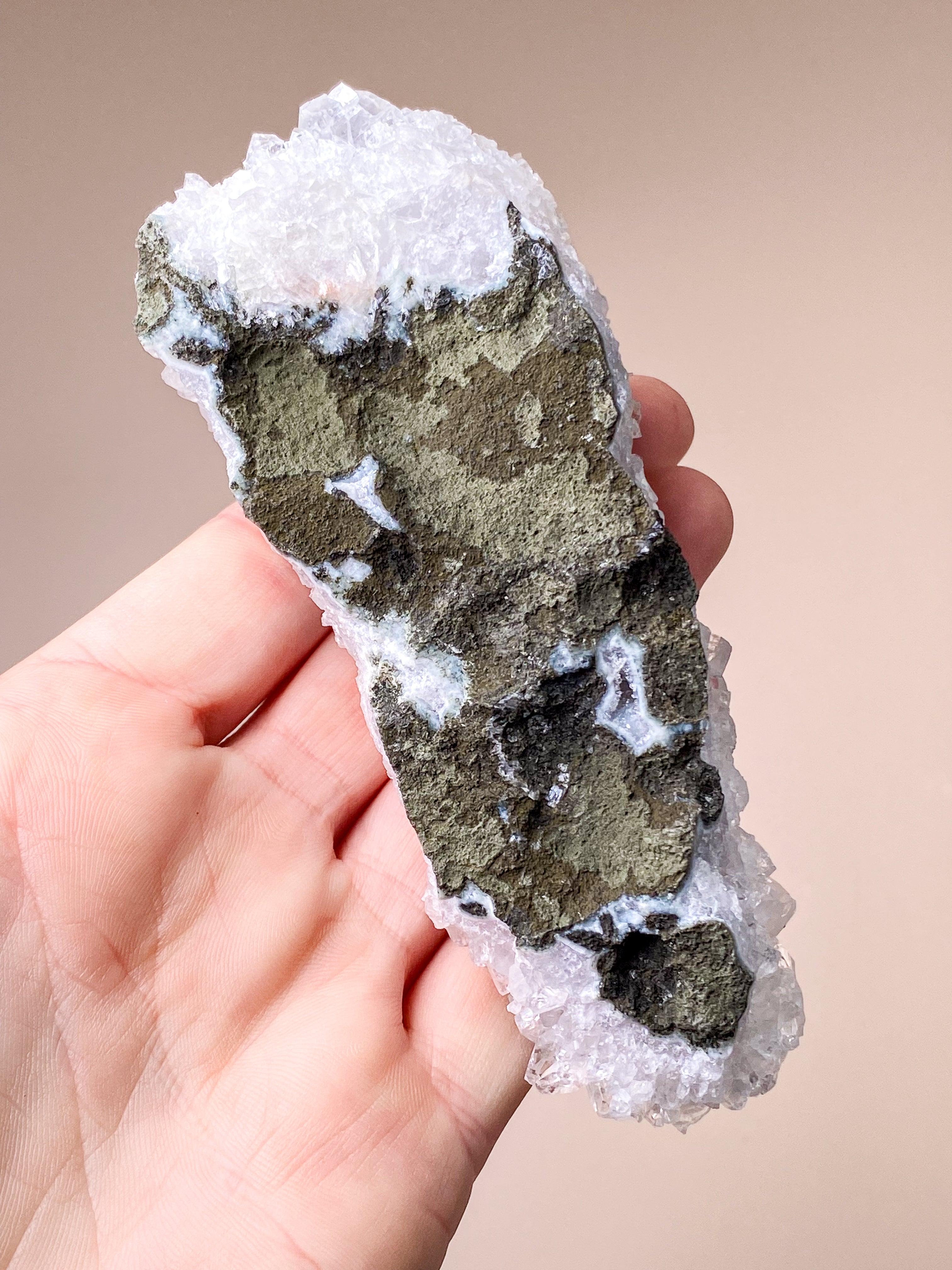 Apofyllitkluster (nr 81)