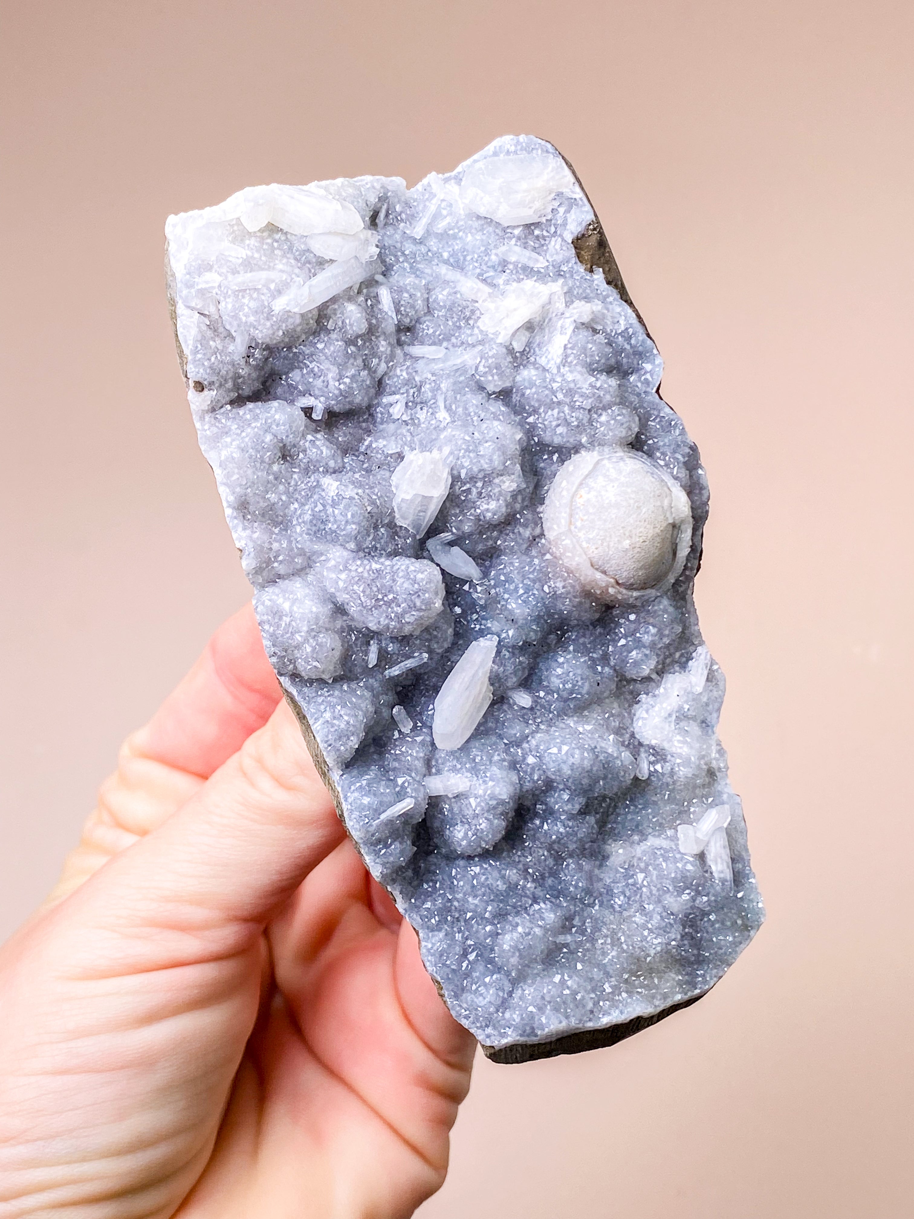 Apofyllitkluster (nr 81)