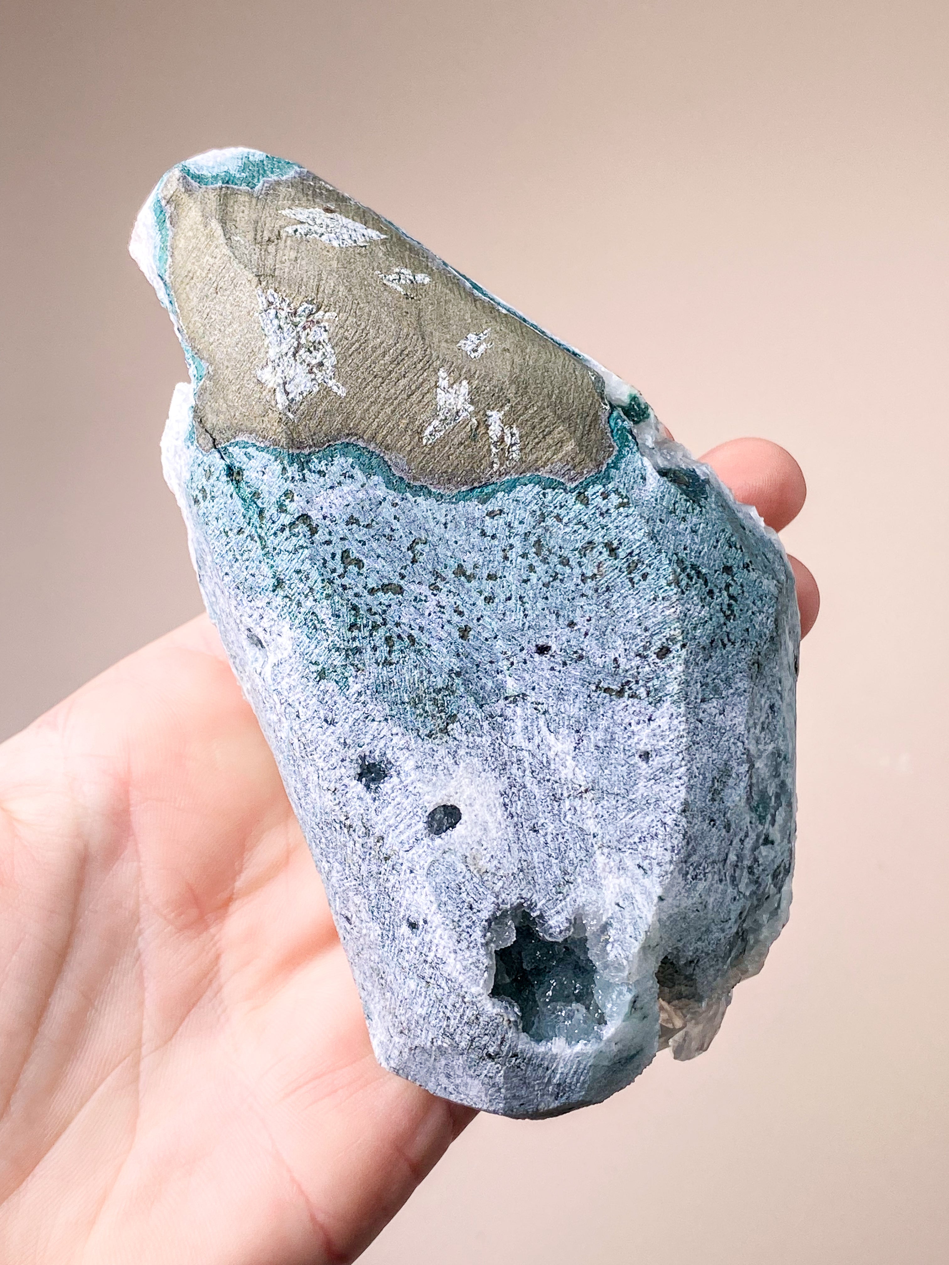 Apofyllitkluster (nr 81)