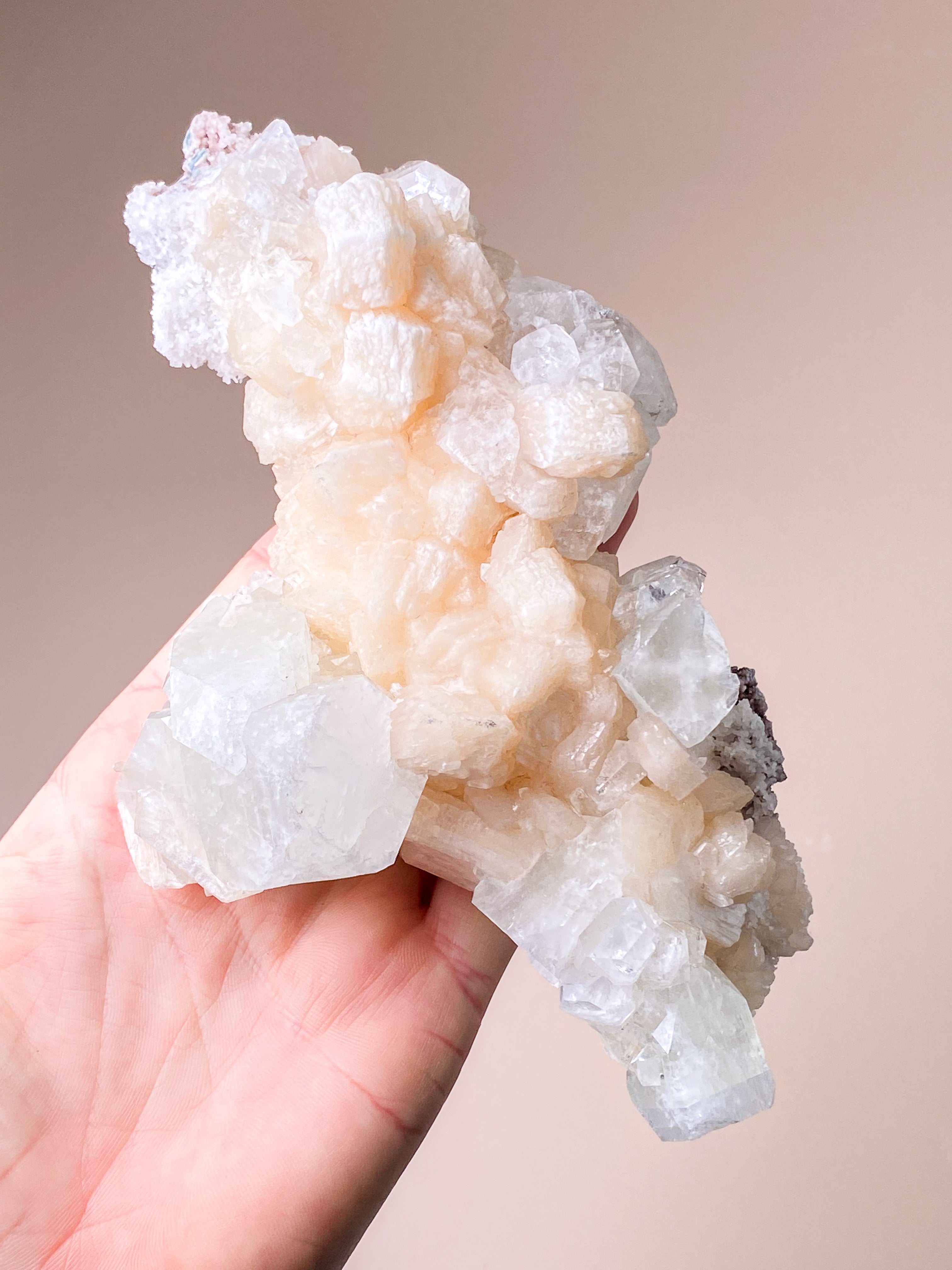 Apofyllitkluster (nr 81)