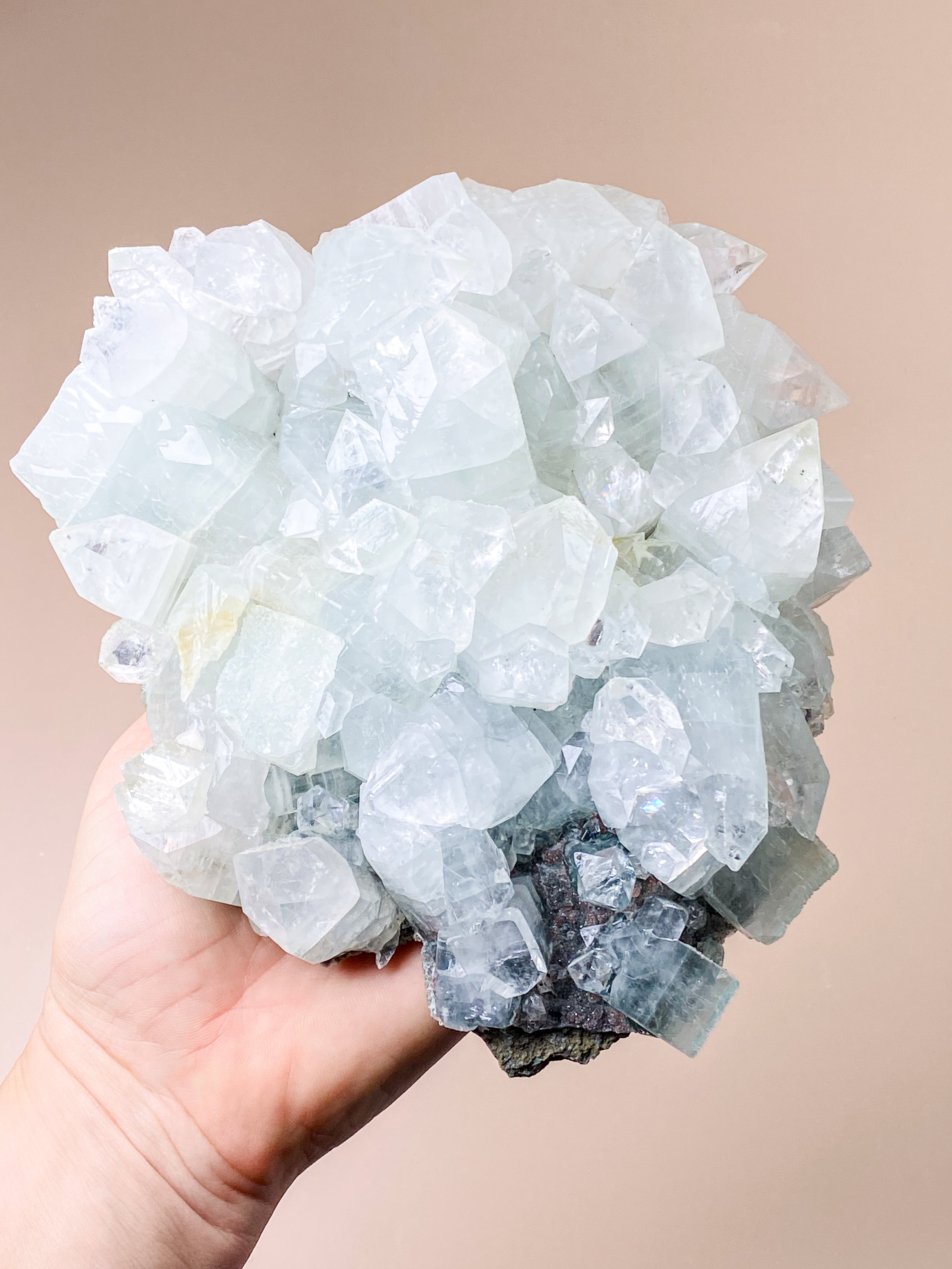 Apofyllitkluster (nr 81)