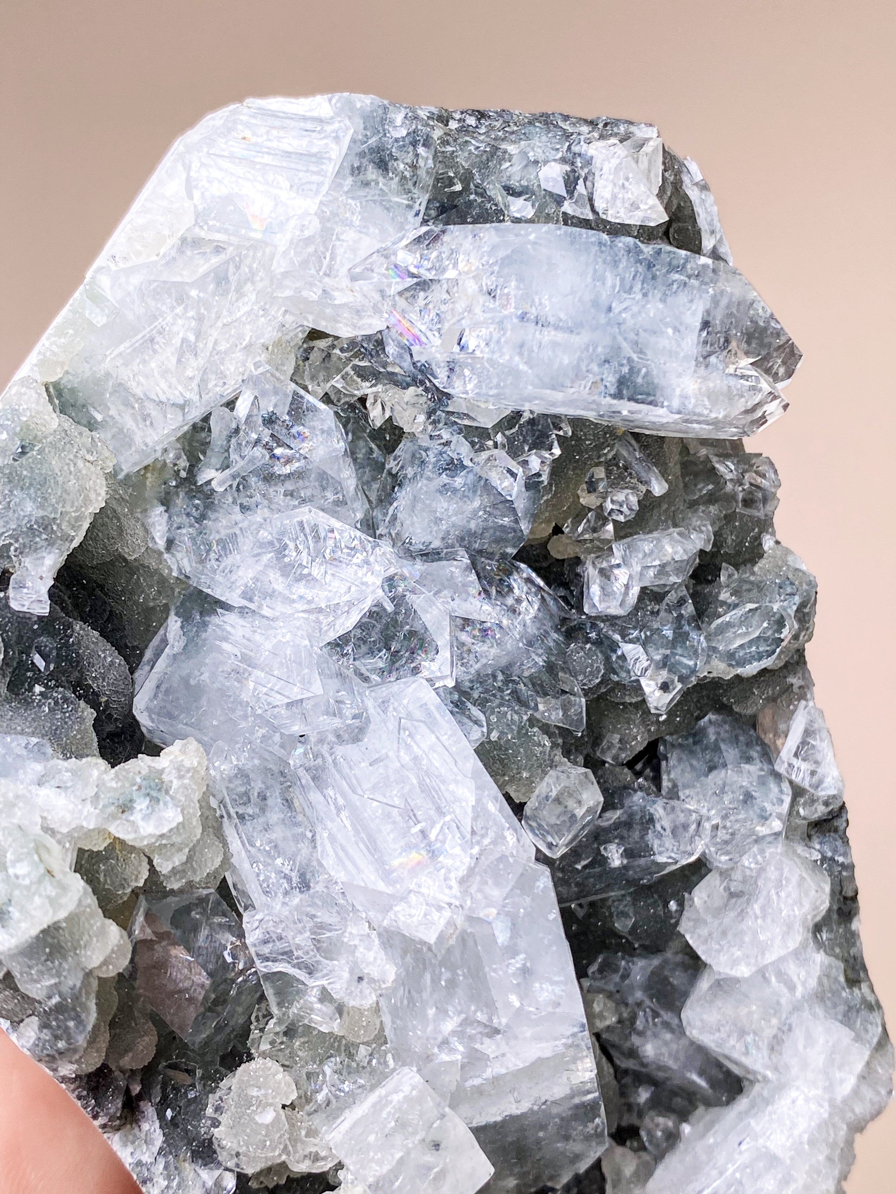 Apofyllitkluster (nr 81)